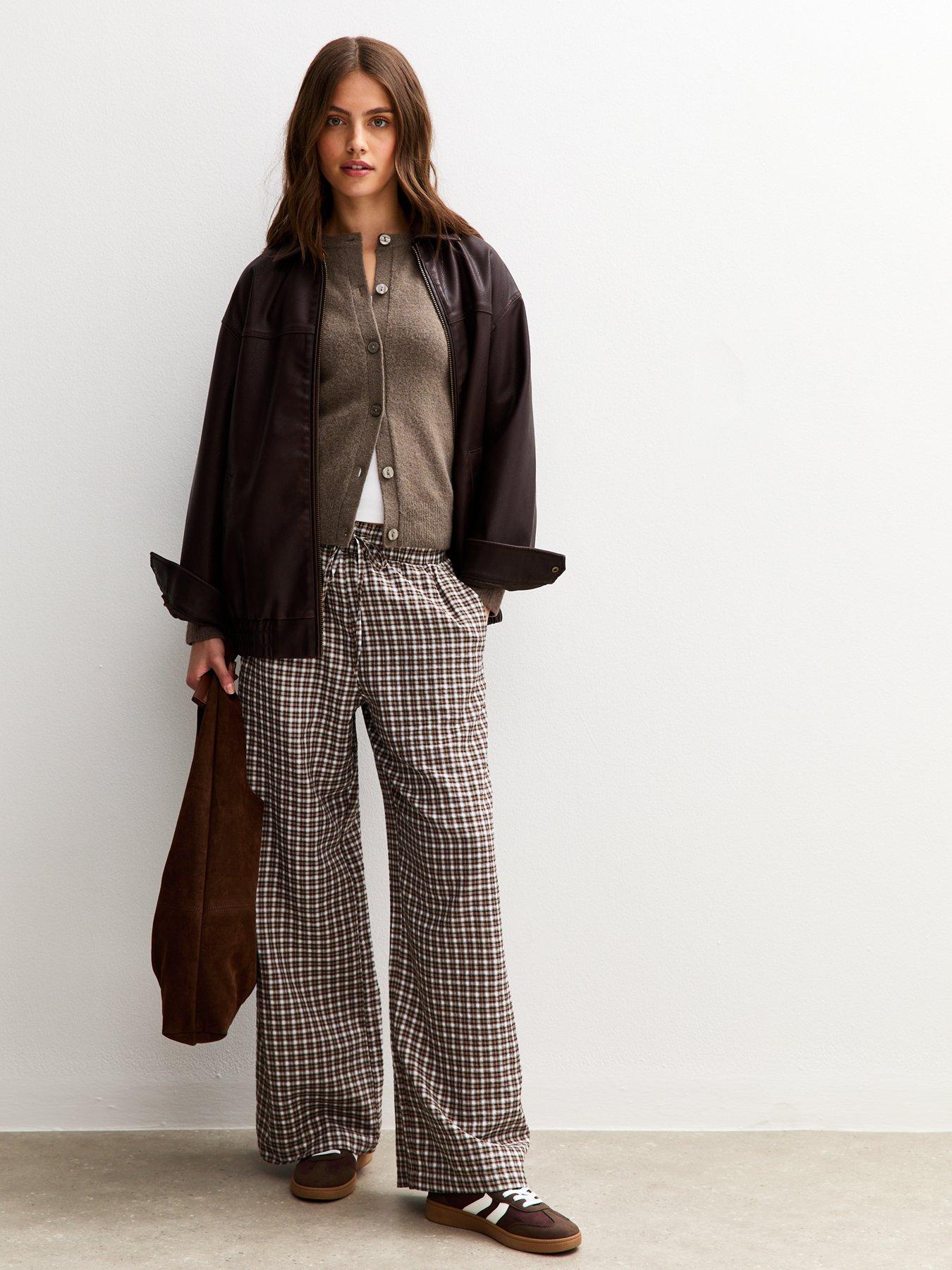 new-look-crew-neck-knitted-cardigan-beigeback