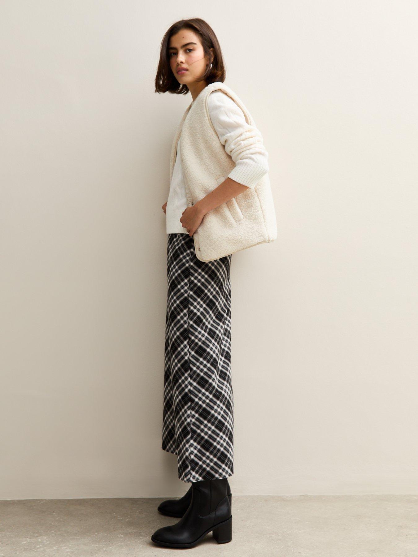 new-look-cream-borg-collarless-giletback