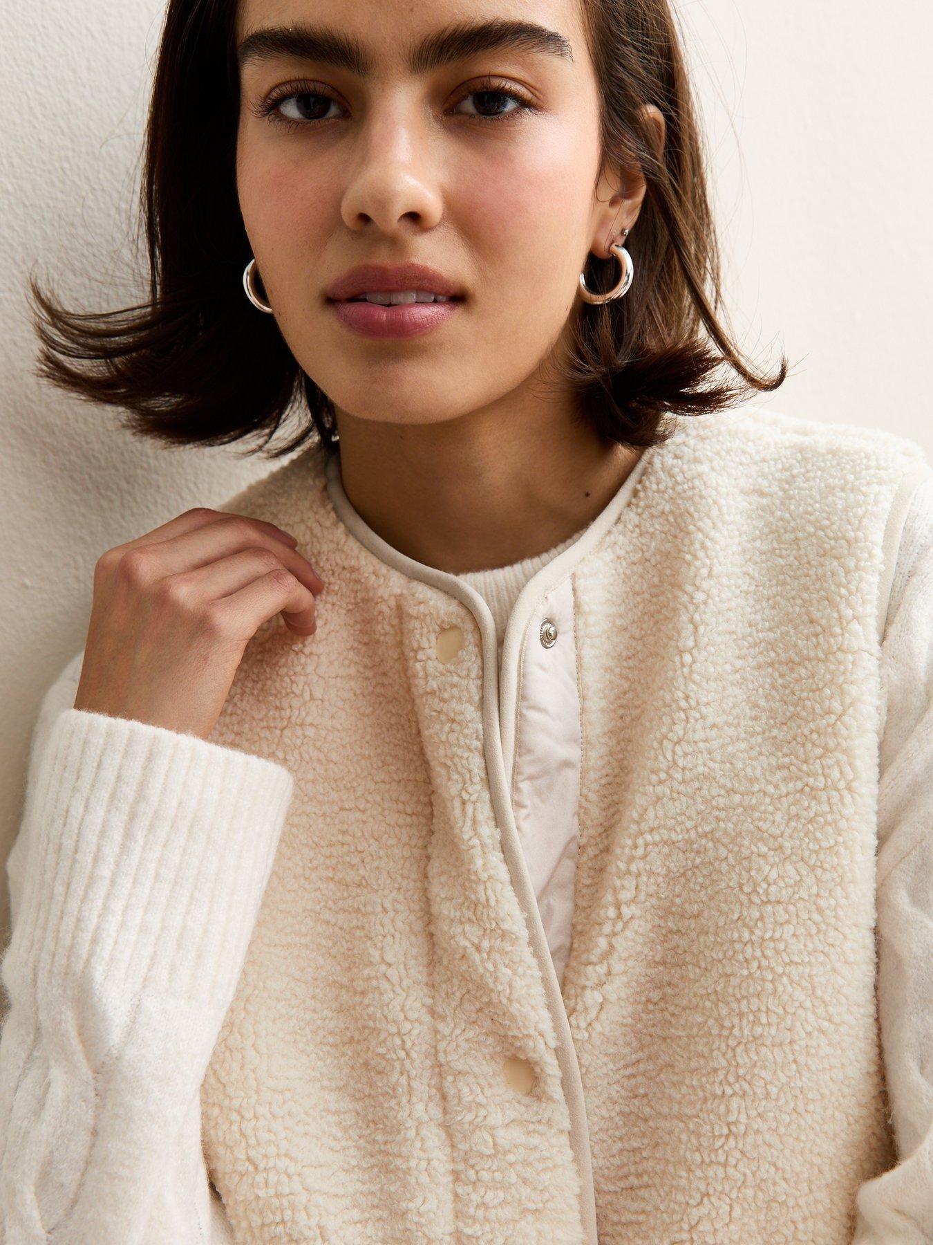 new-look-cream-borg-collarless-giletdetail