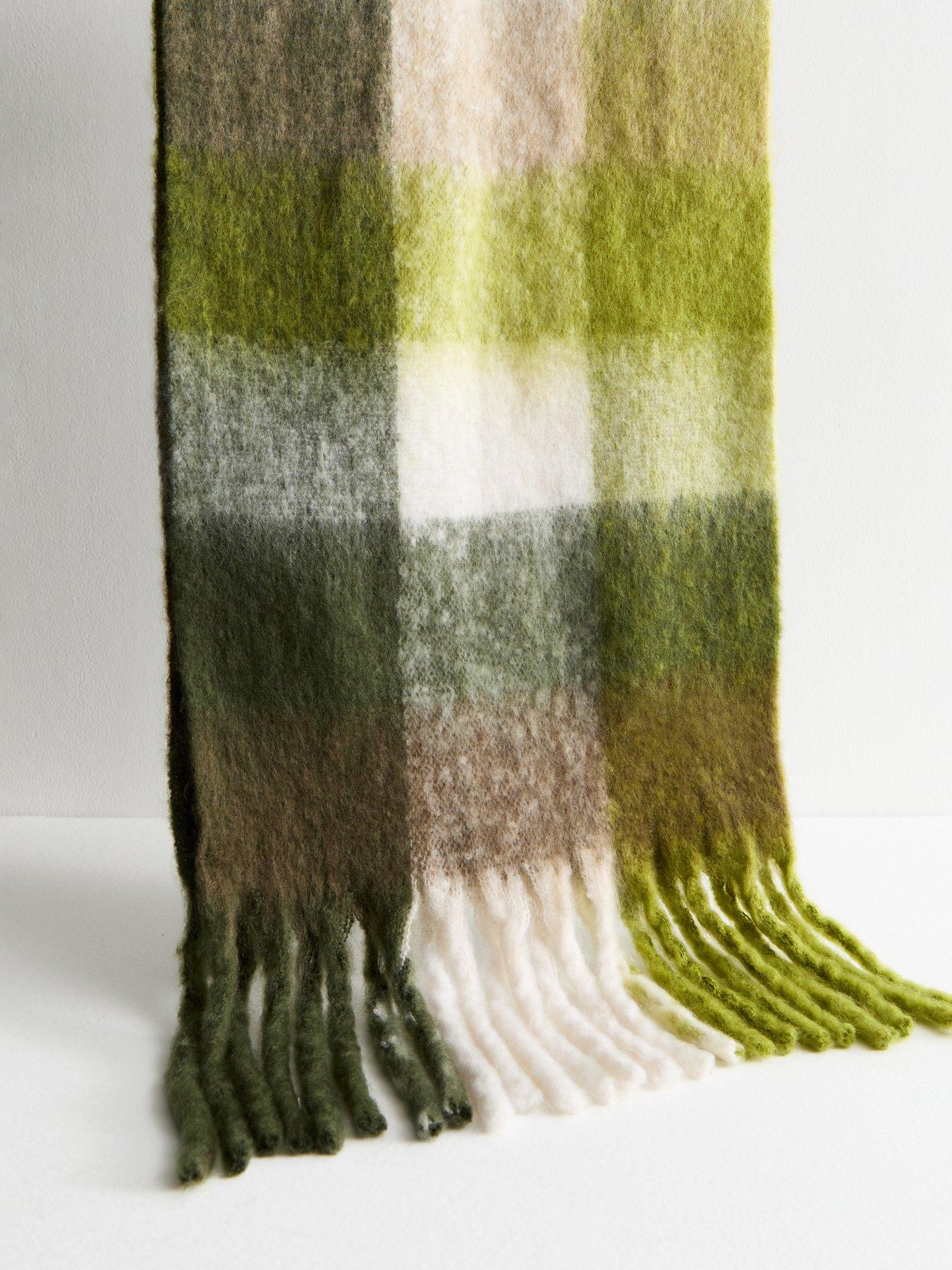 Image 2 of 3 of New Look Green Heavyweight Checked Scarf