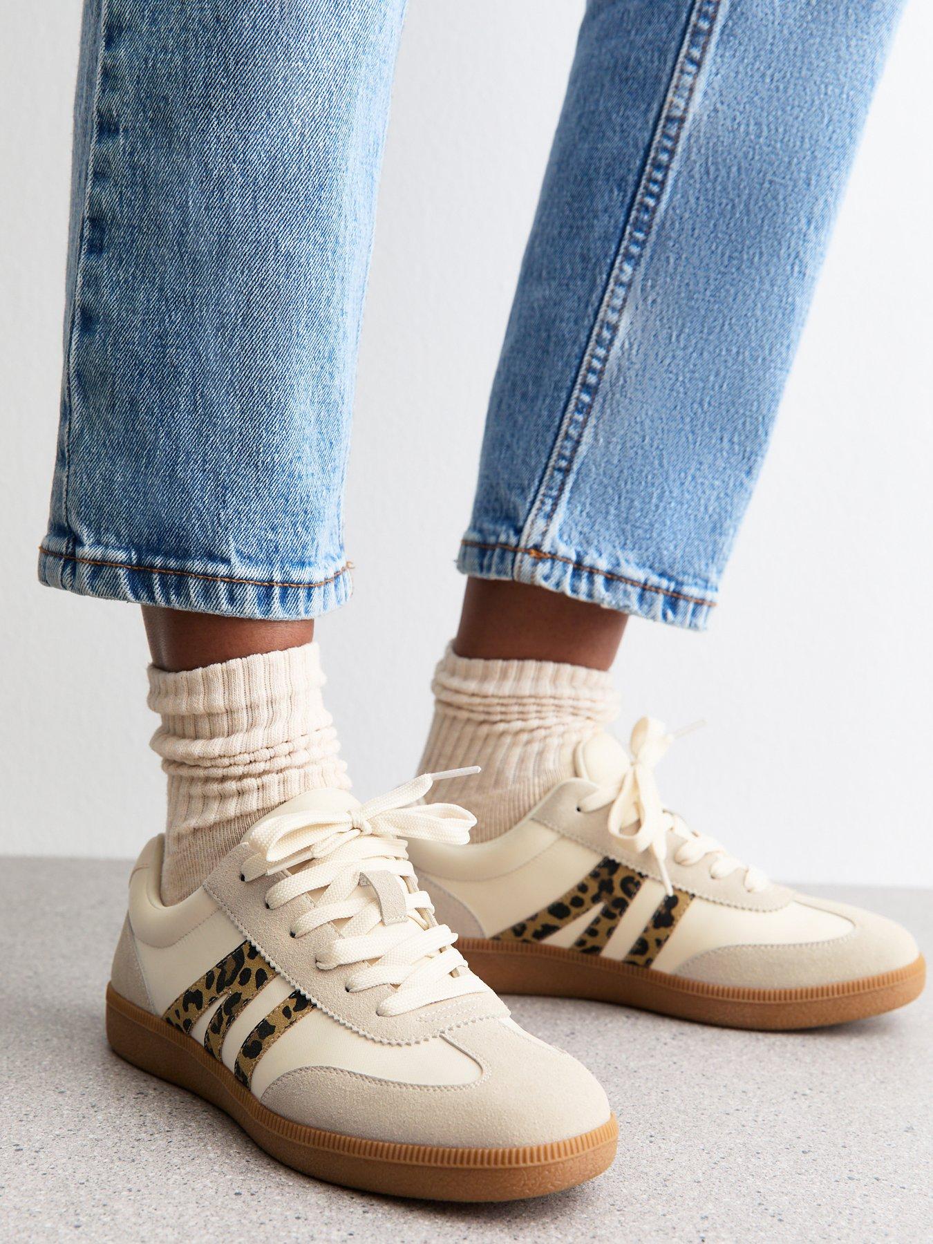 Image 5 of 5 of New Look Stone Contrast Stripe Low Top Trainers