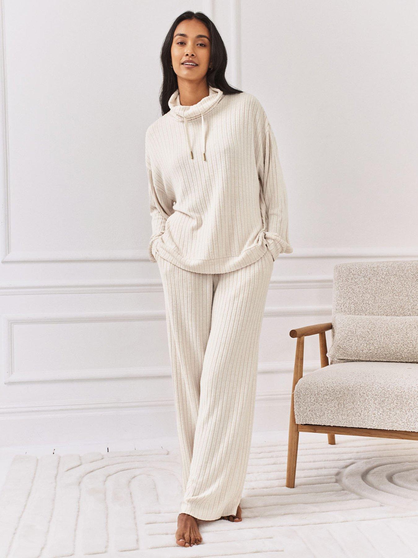 Image 3 of 6 of CHELSEA PEERS Ribbed Knit High Neck Sweatshirt - Off White