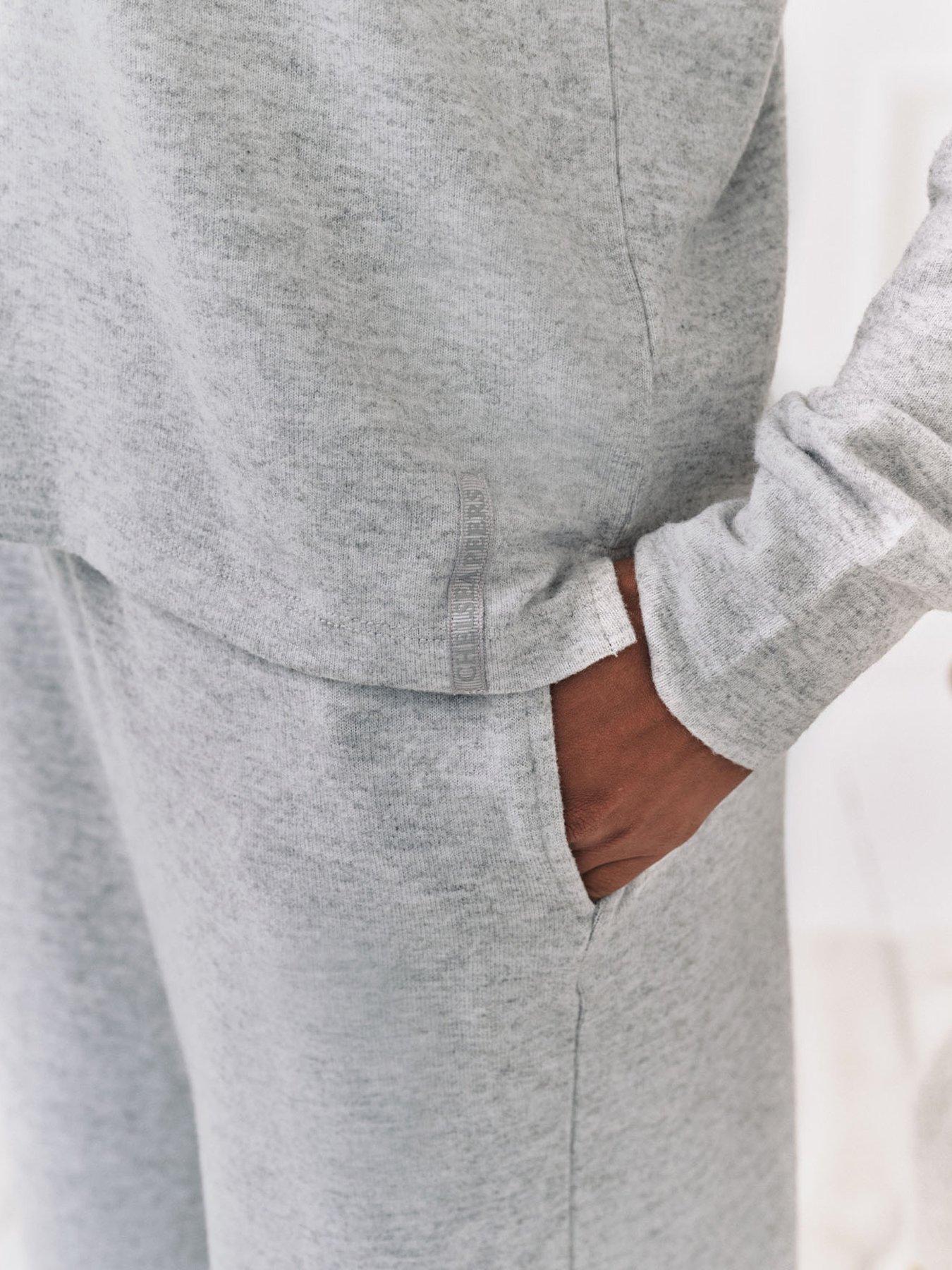 chelsea-peers-collared-v-neck-jumper-in-snit-greyoutfit