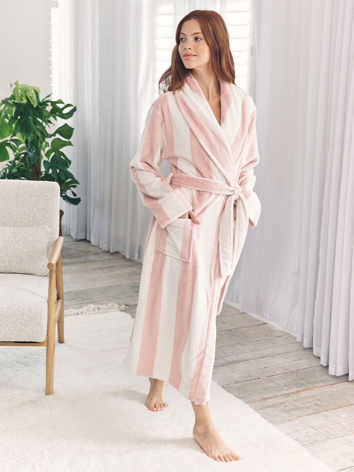 CHELSEA PEERS Shaul Maxi Dressing Gown In Sealskin Fleece - White