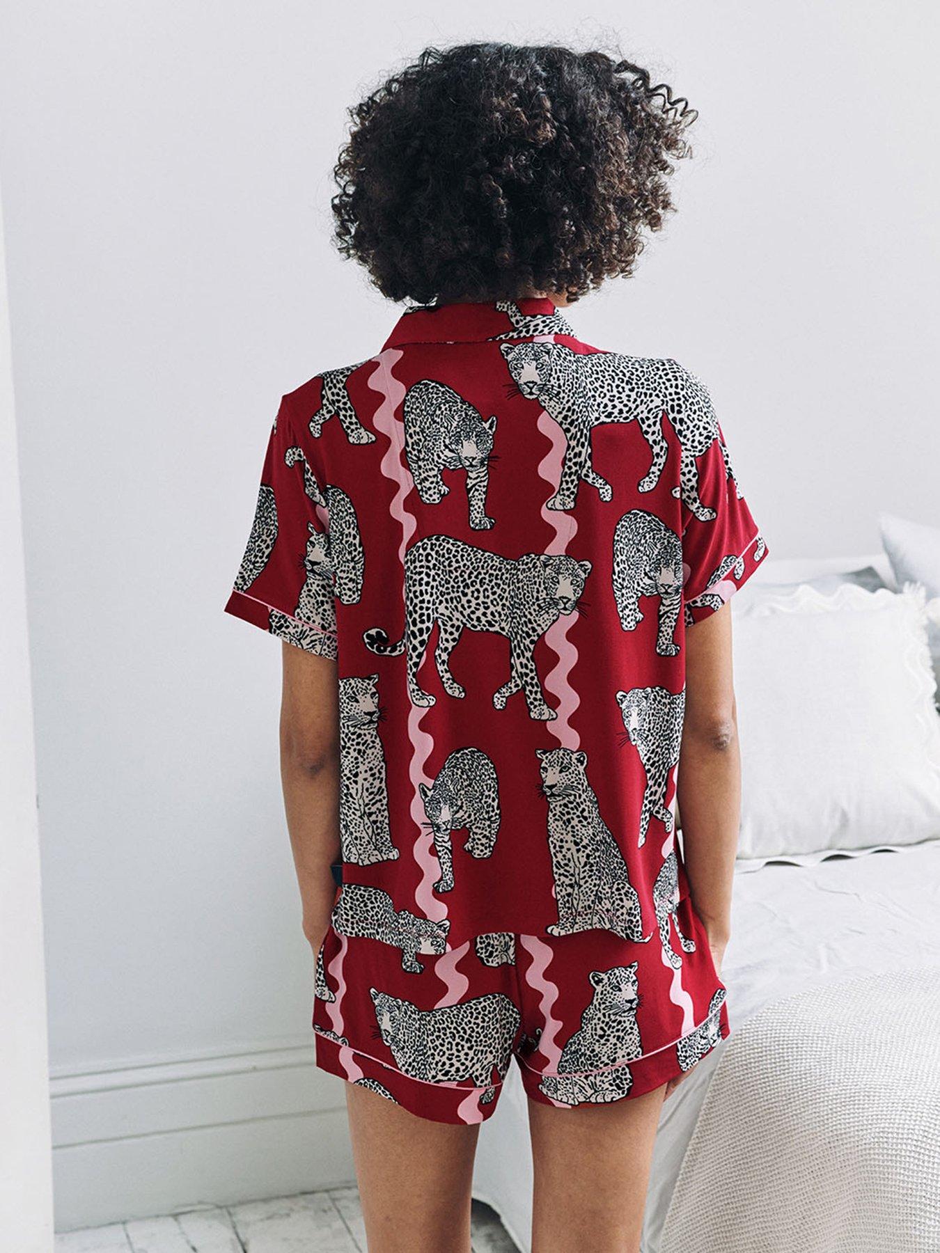 Image 4 of 6 of CHELSEA PEERS Short Printed Button Up Pyjama Set - Red