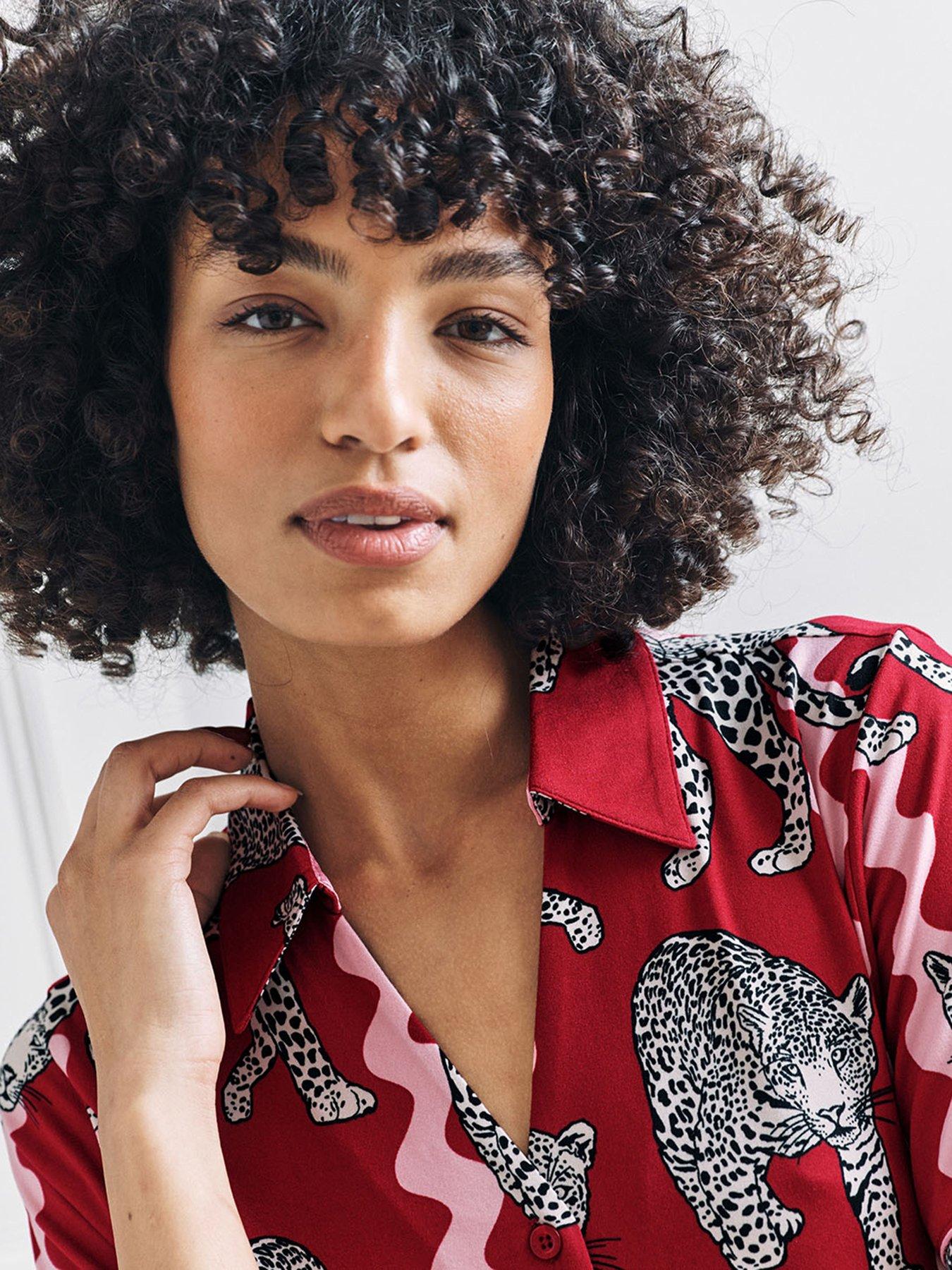 Image 5 of 6 of CHELSEA PEERS Short Printed Button Up Pyjama Set - Red