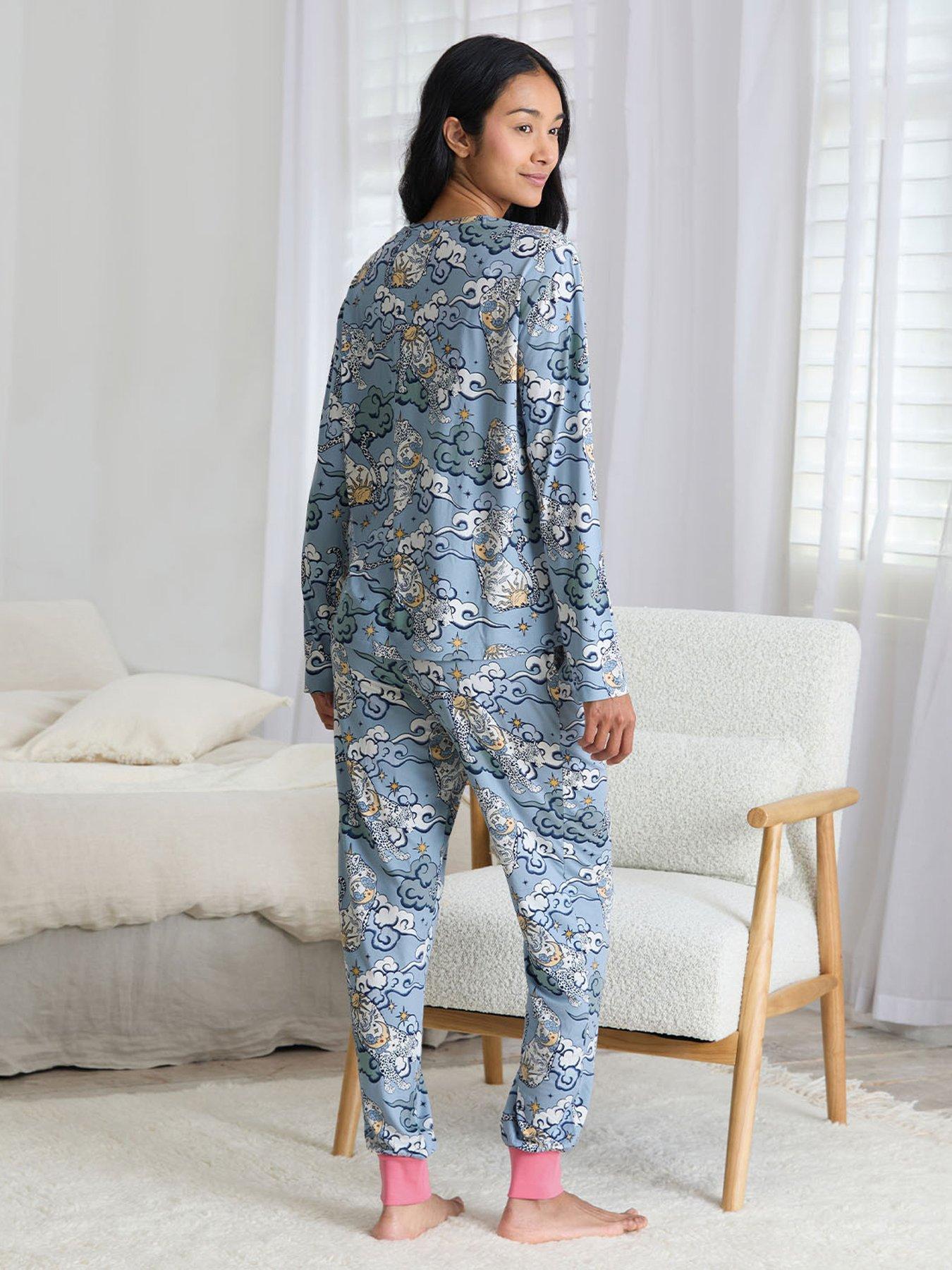 Image 4 of 5 of CHELSEA PEERS Classic Long Sleeve Crew Neck Set In Polyester - Blue