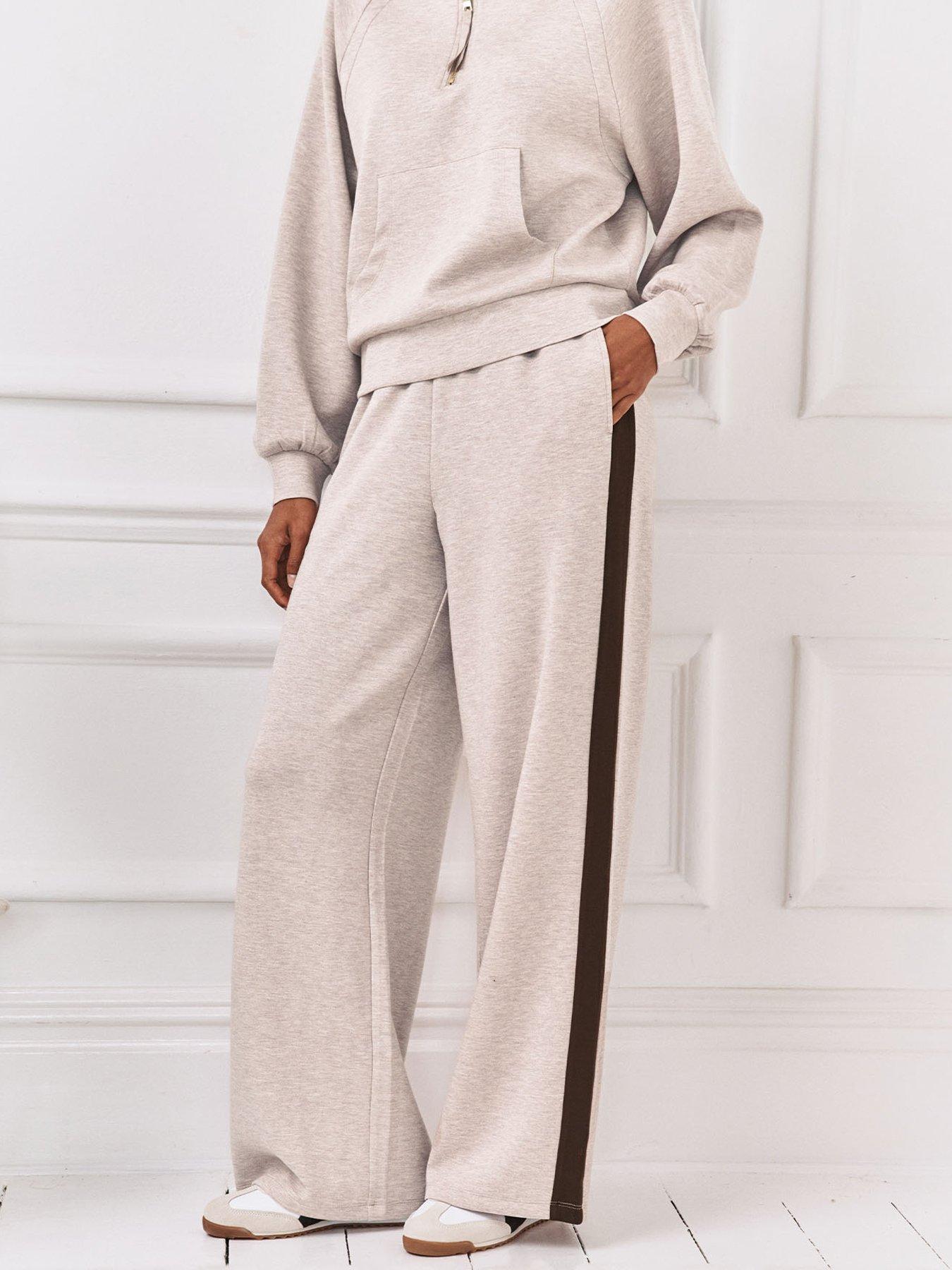 chelsea-peers-lux-scuba-joggers-brownoutfit