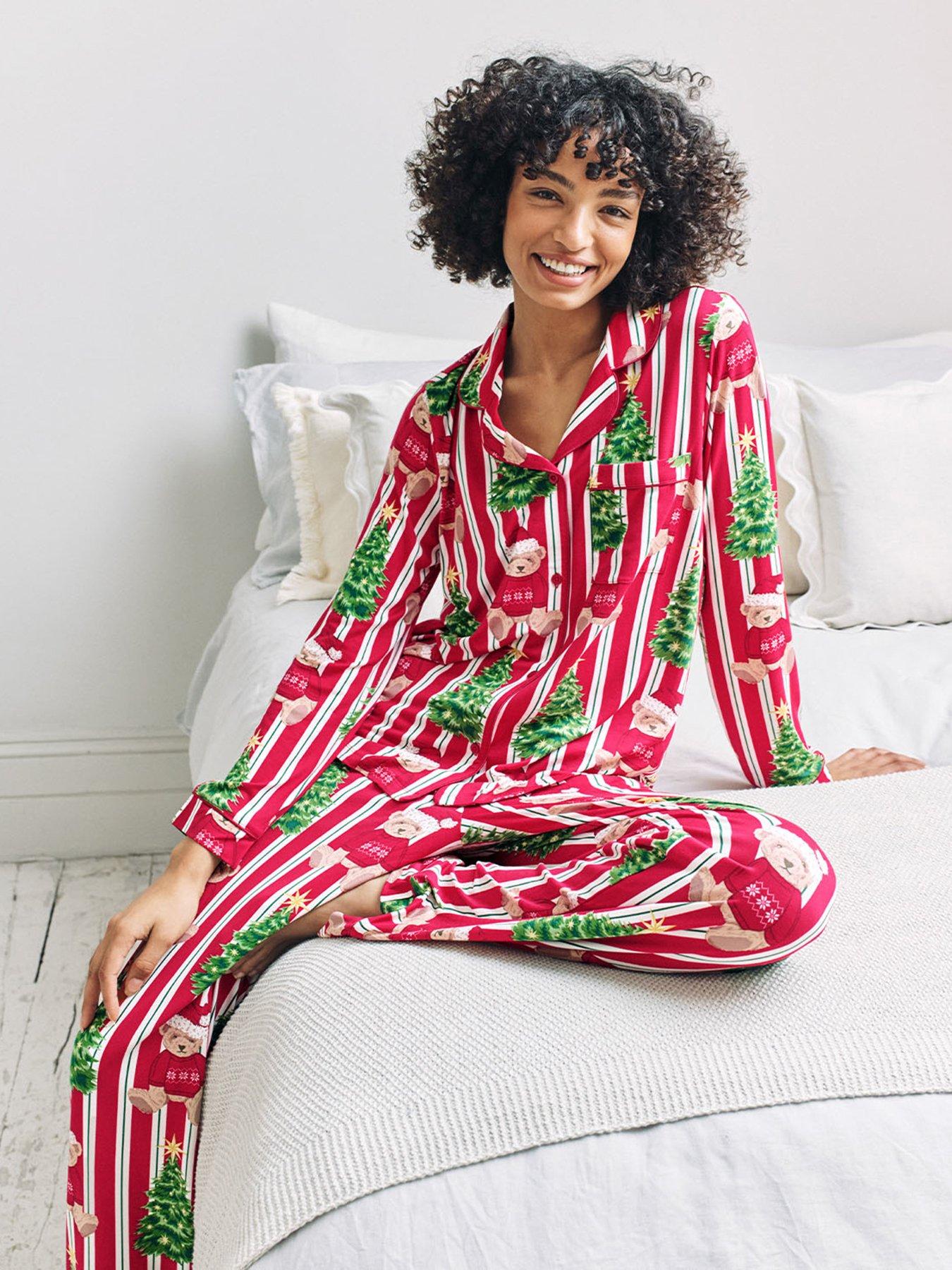 chelsea-peers-christmas-long-button-up-pyjama-set-red-printdetail