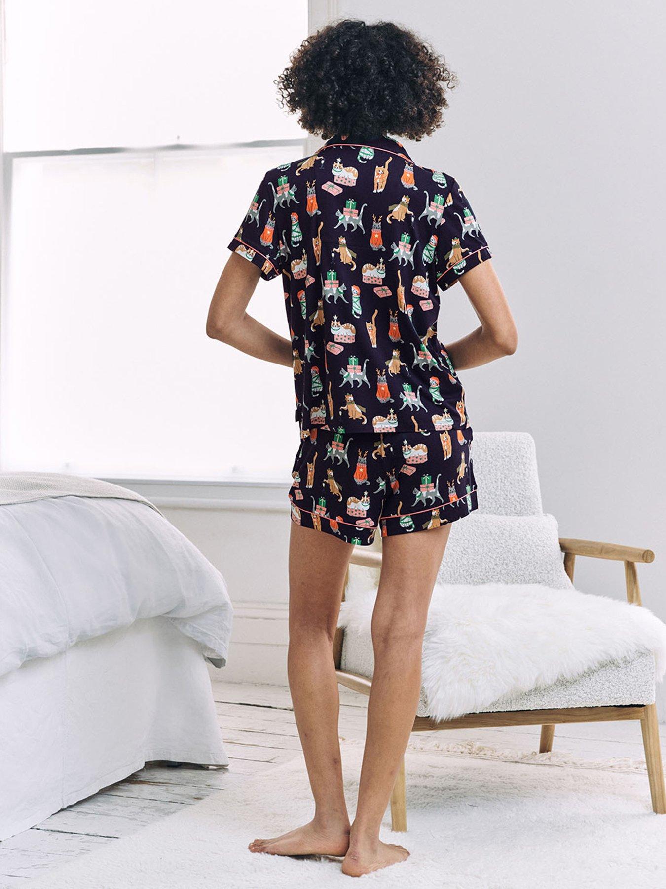 chelsea-peers-short-button-up-christmas-cat-pyjama-set-dark-blueoutfit