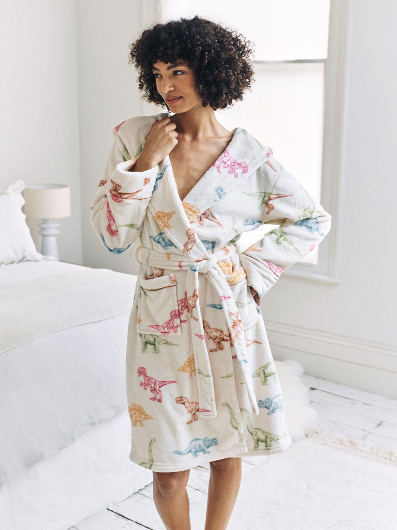 Image 4 of 5 of CHELSEA PEERS Classic Dressing Gown - White