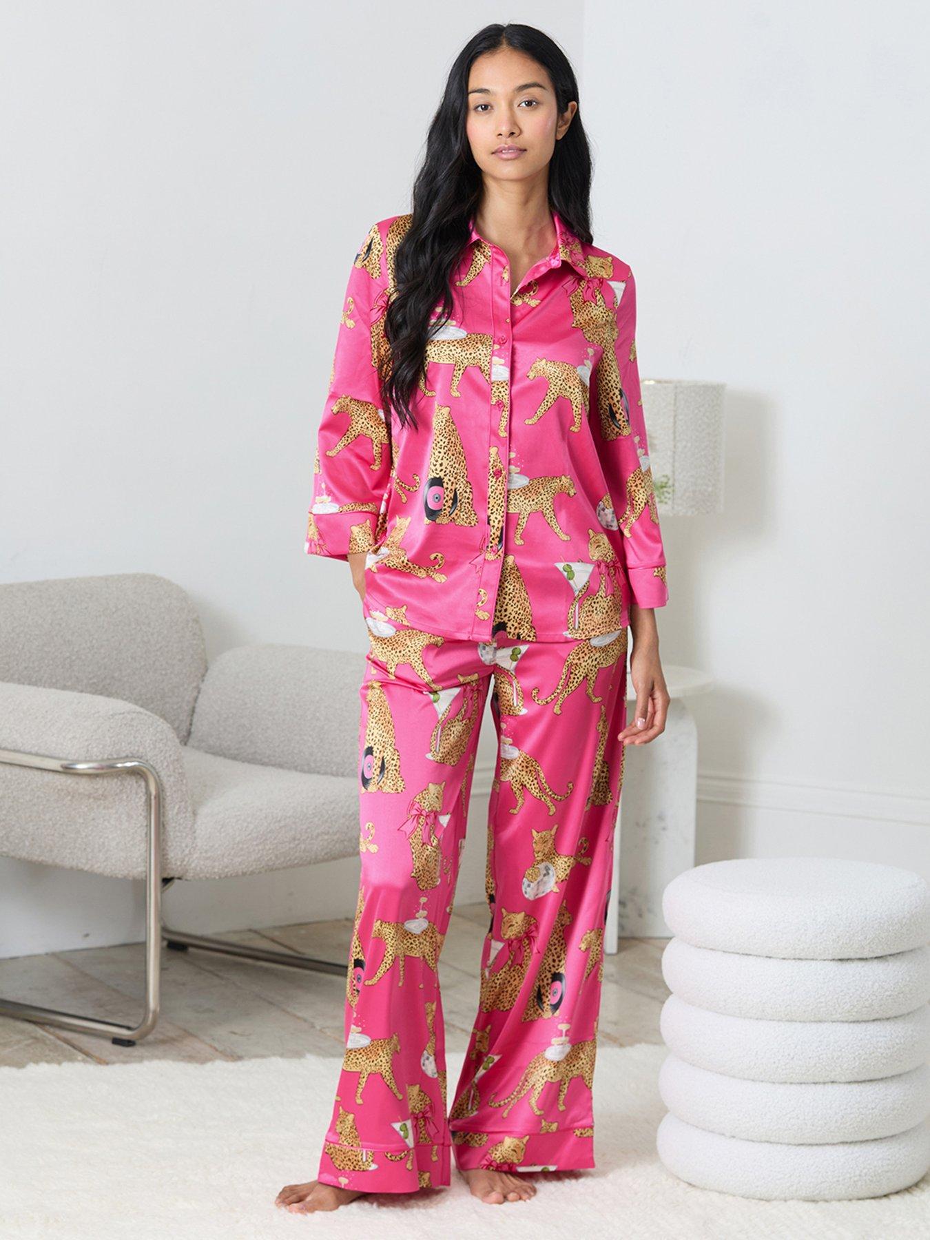 chelsea-peers-flared-sleeve-button-up-and-wide-leg-bottoms-pink