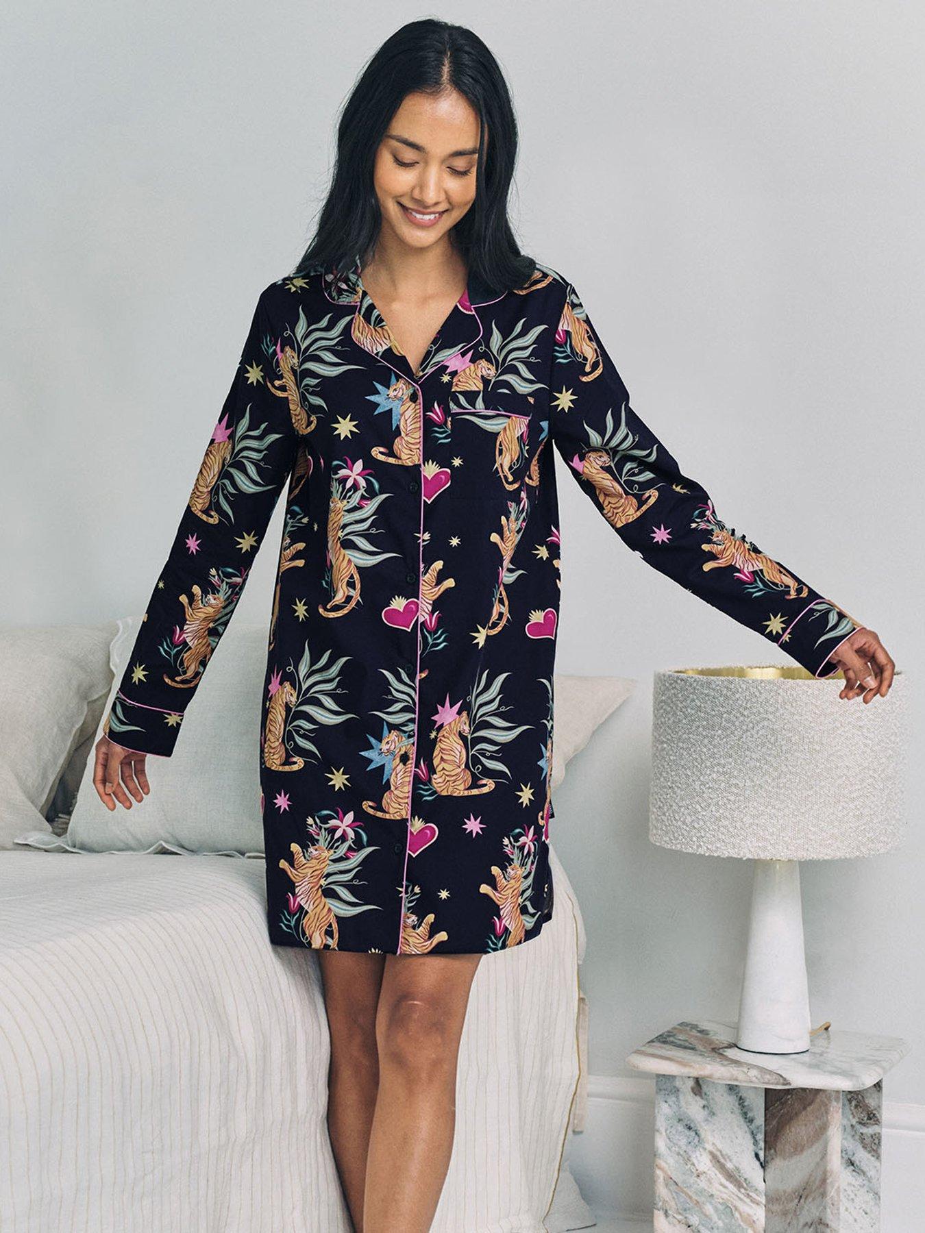 Image 5 of 6 of CHELSEA PEERS Classic Night Shirt With Double Piping, Woven Cotton - Dark Blue