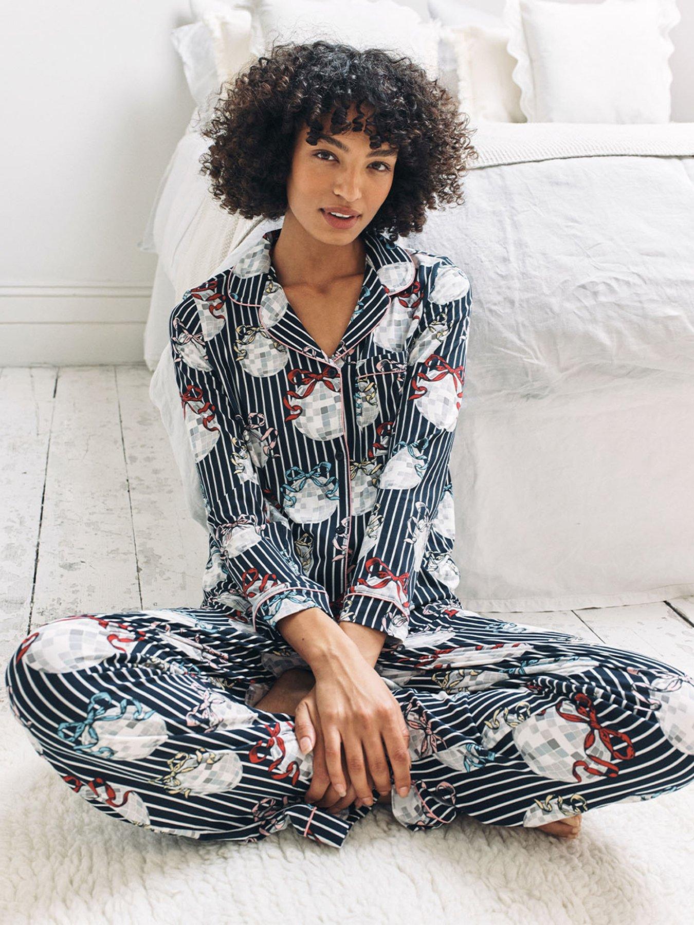 chelsea-peers-christmas-long-button-up-set-navydetail