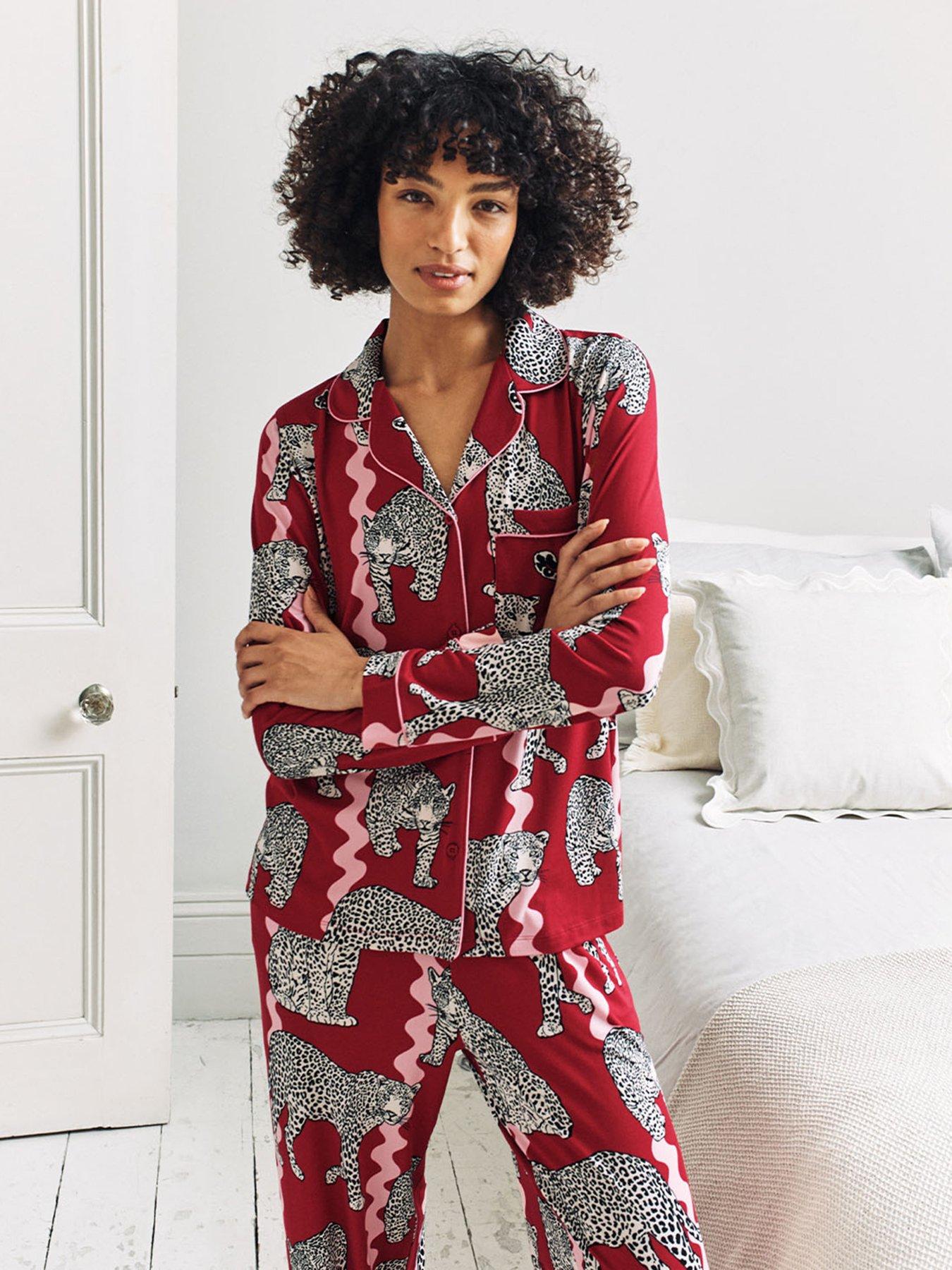 Image 2 of 6 of CHELSEA PEERS Classic Printed Long Button Up Set - Red