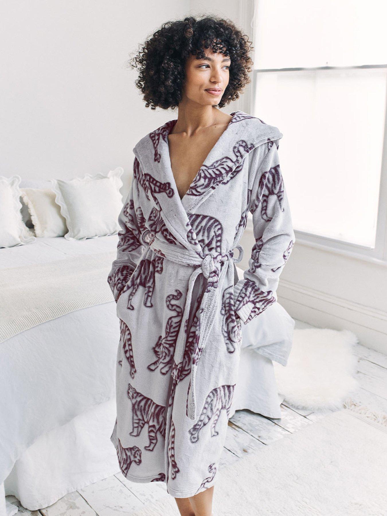 Image 2 of 5 of CHELSEA PEERS Classic Dressing Gown In Burnout - Purple