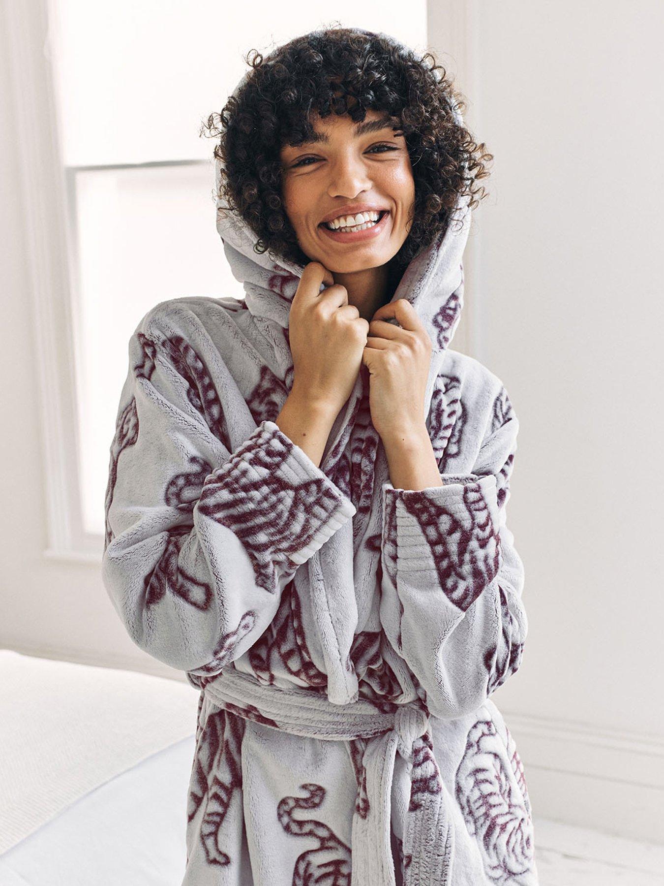 Image 5 of 5 of CHELSEA PEERS Classic Dressing Gown In Burnout - Purple