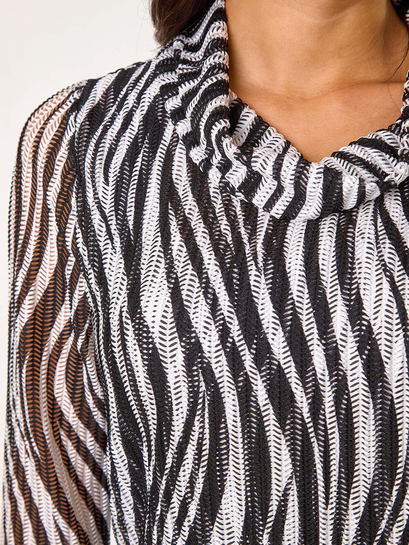roman-wavy-linear-print-cowl-neck-tunic-blackdetail