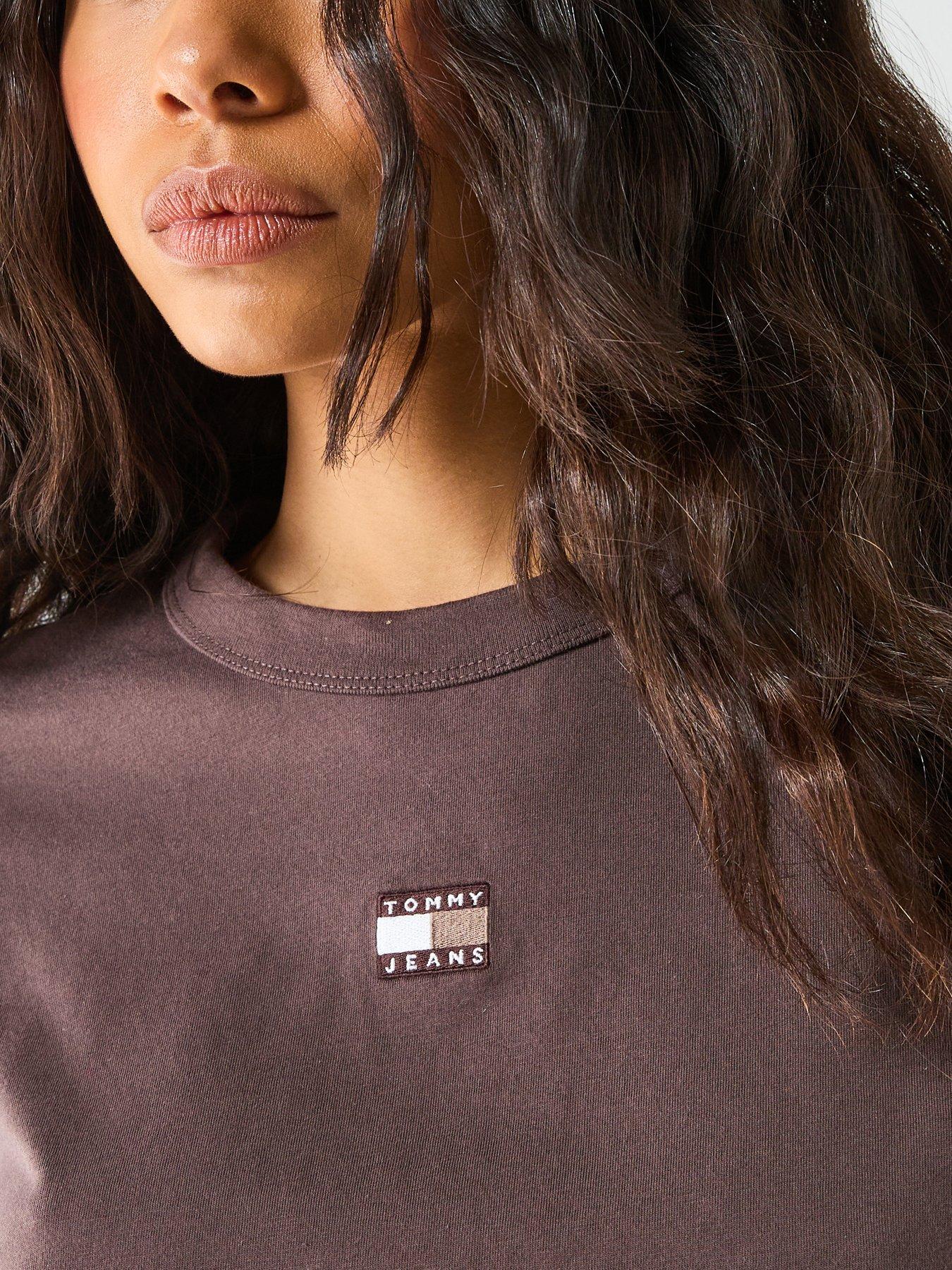 tommy-jeans-boxy-t-shirt-black-walnutoutfit