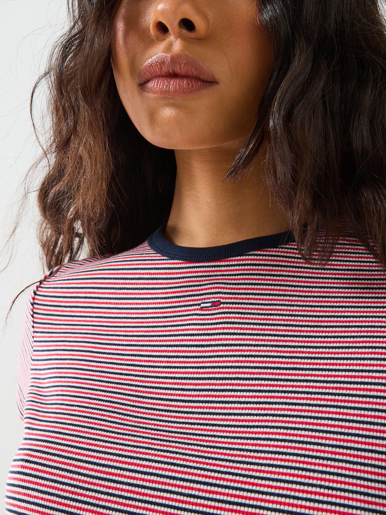 tommy-jeans-slim-essential-ribbed-mini-stripe-t-shirt-red-navy-whiteoutfit