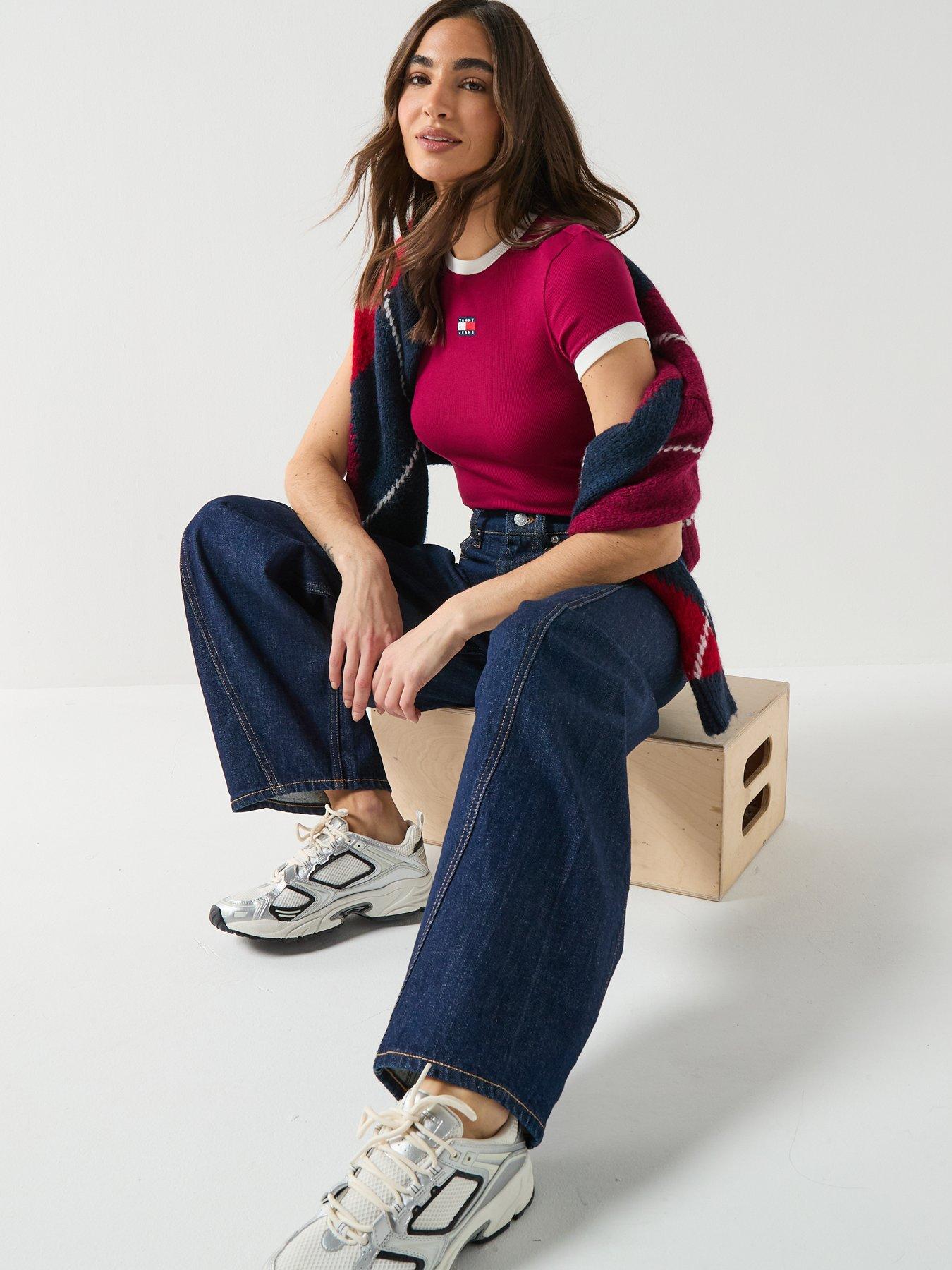 tommy-jeans-ella-mid-rise-barrel-jean-denim-darkdetail