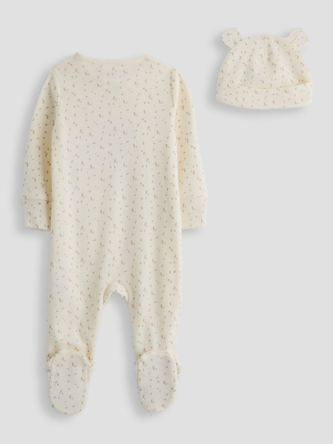 the-very-collection-winne-pooh-sleepsuit-and-hat-creamback
