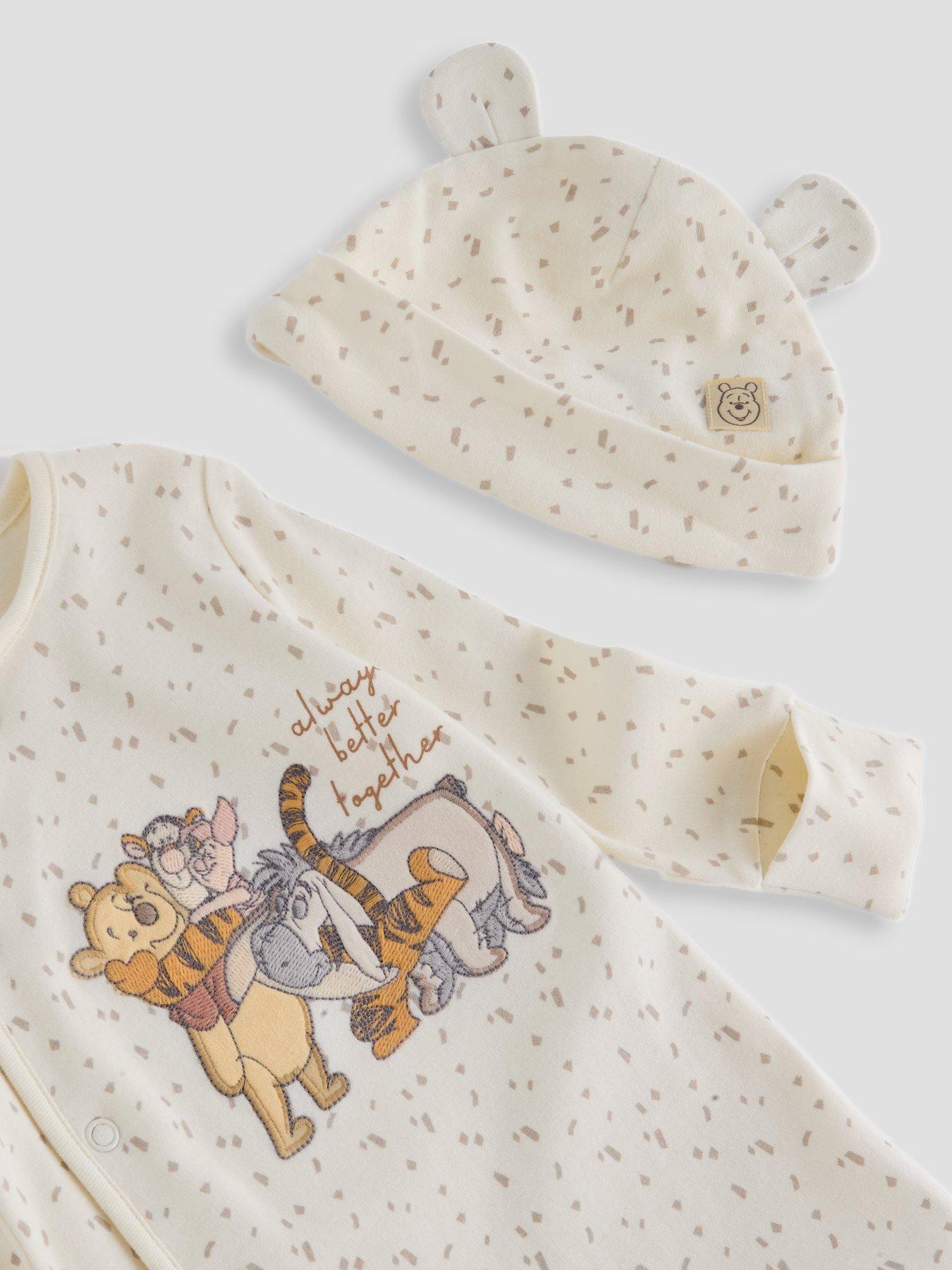 the-very-collection-winne-pooh-sleepsuit-and-hat-creamdetail