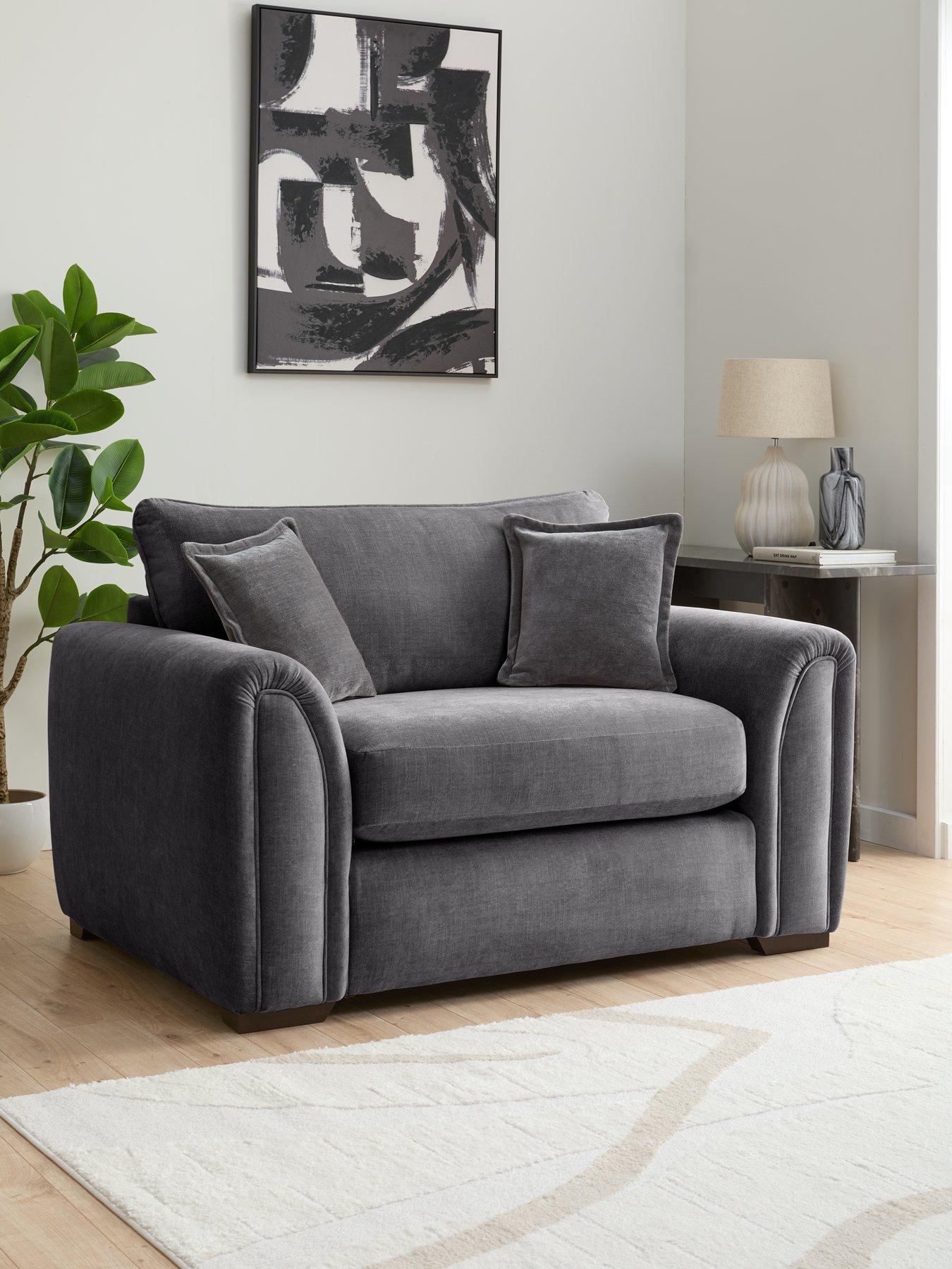 the-very-collection-carmen-snuggle-chair