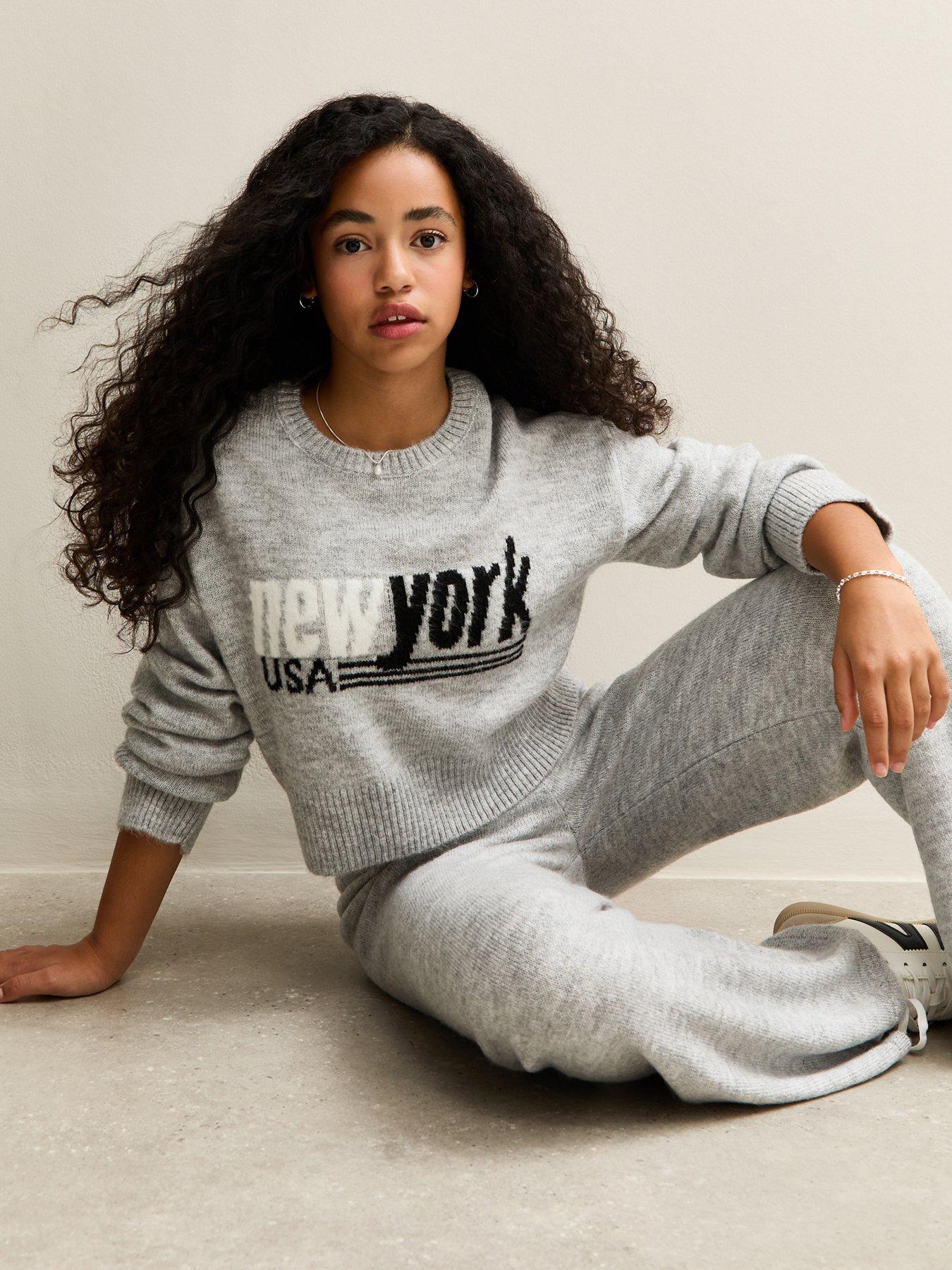 new-look-915-girls-new-york-slogan-knitted-jumper-greyoutfit