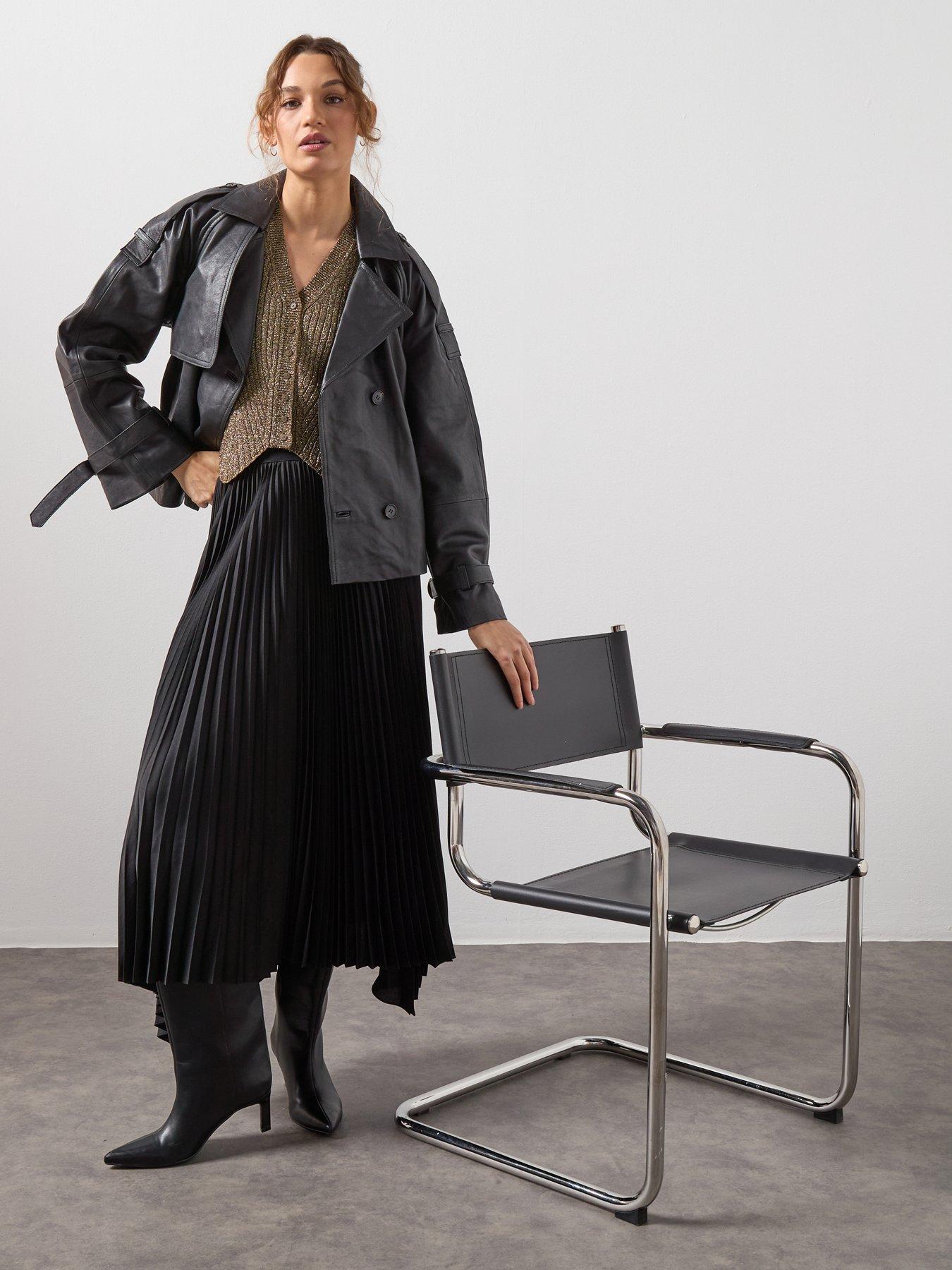 allsaints-cruz-shine-slim-fit-waistcoat-dark-browndetail