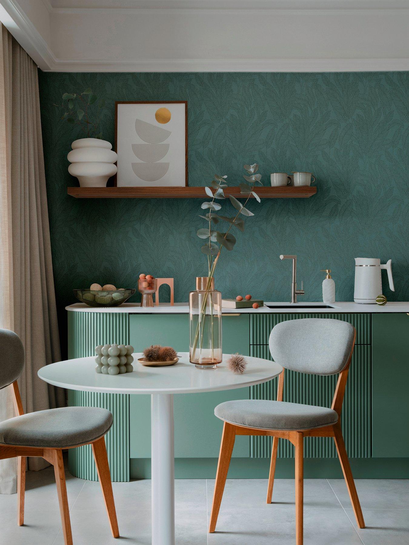 cosmoliving-by-cosmopolitan-golden-fern-glow-floral-green-non-woven-wallpaperfront