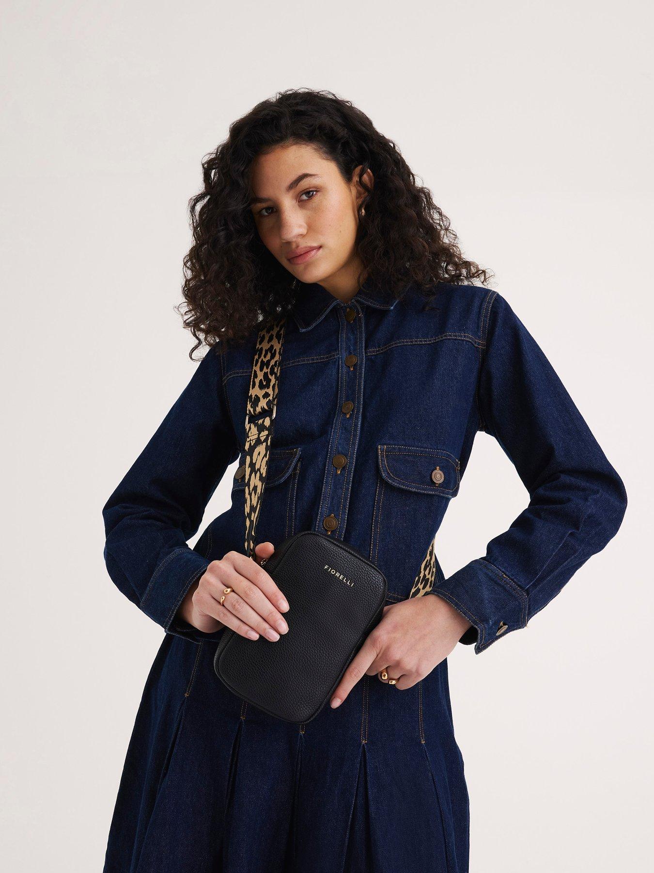 fiorelli-effie-phone-bag-blackstillFront