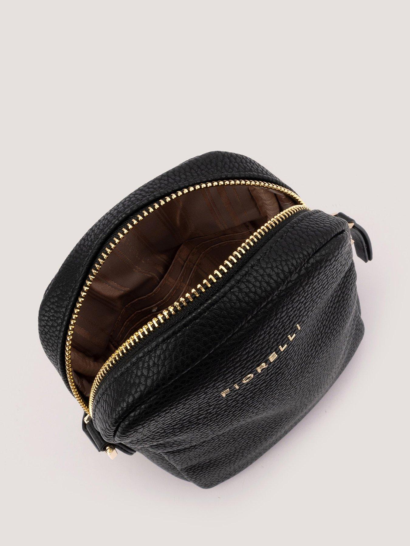 fiorelli-effie-phone-bag-blackoutfit