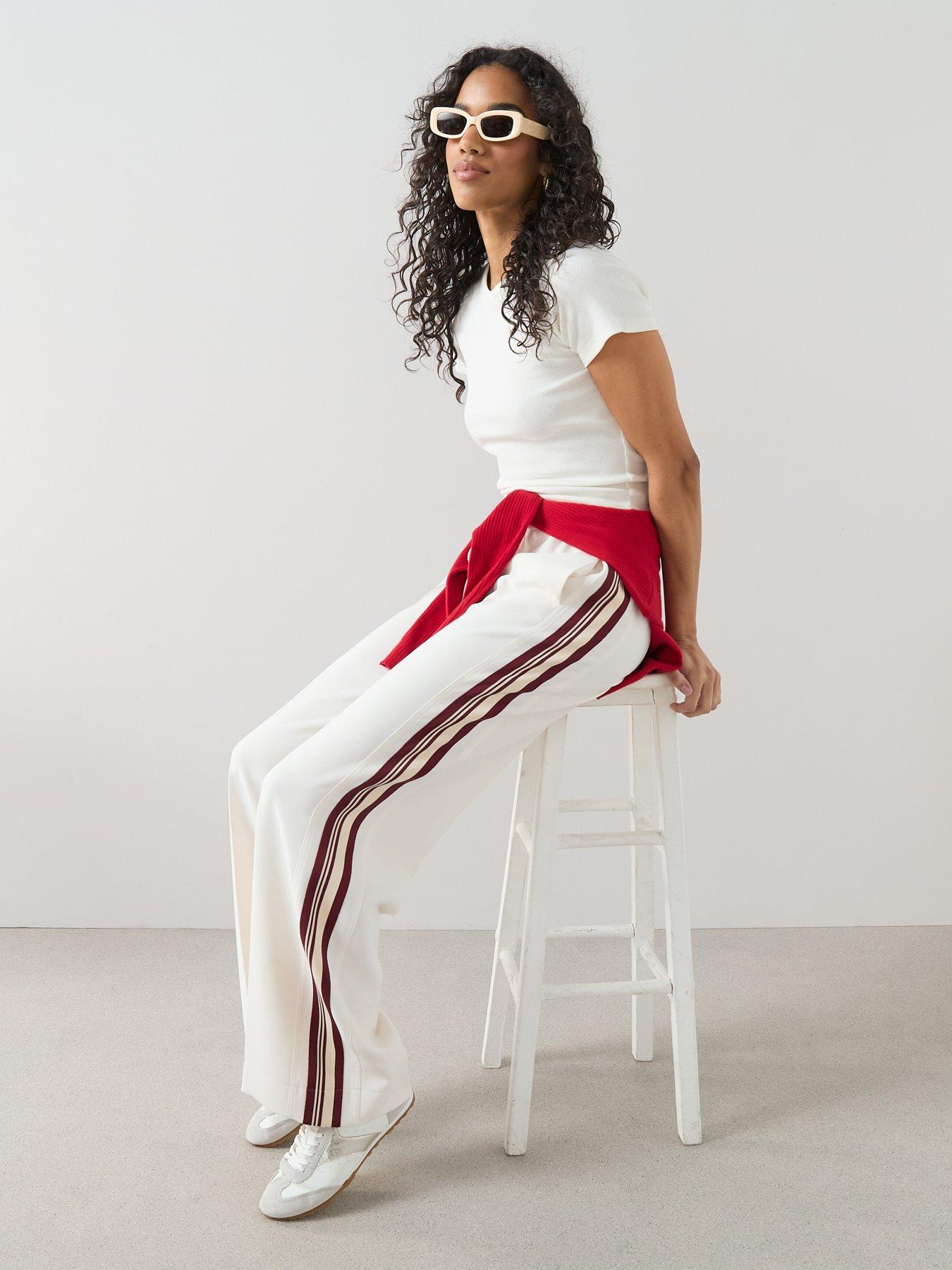 the-very-collection-smart-joggers-creamoutfit