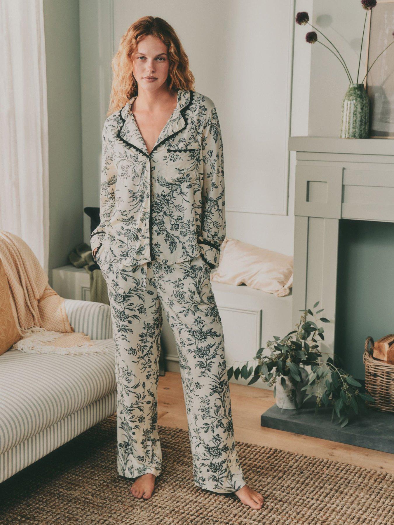 laura-ashley-lloyd-mono-button-through-black