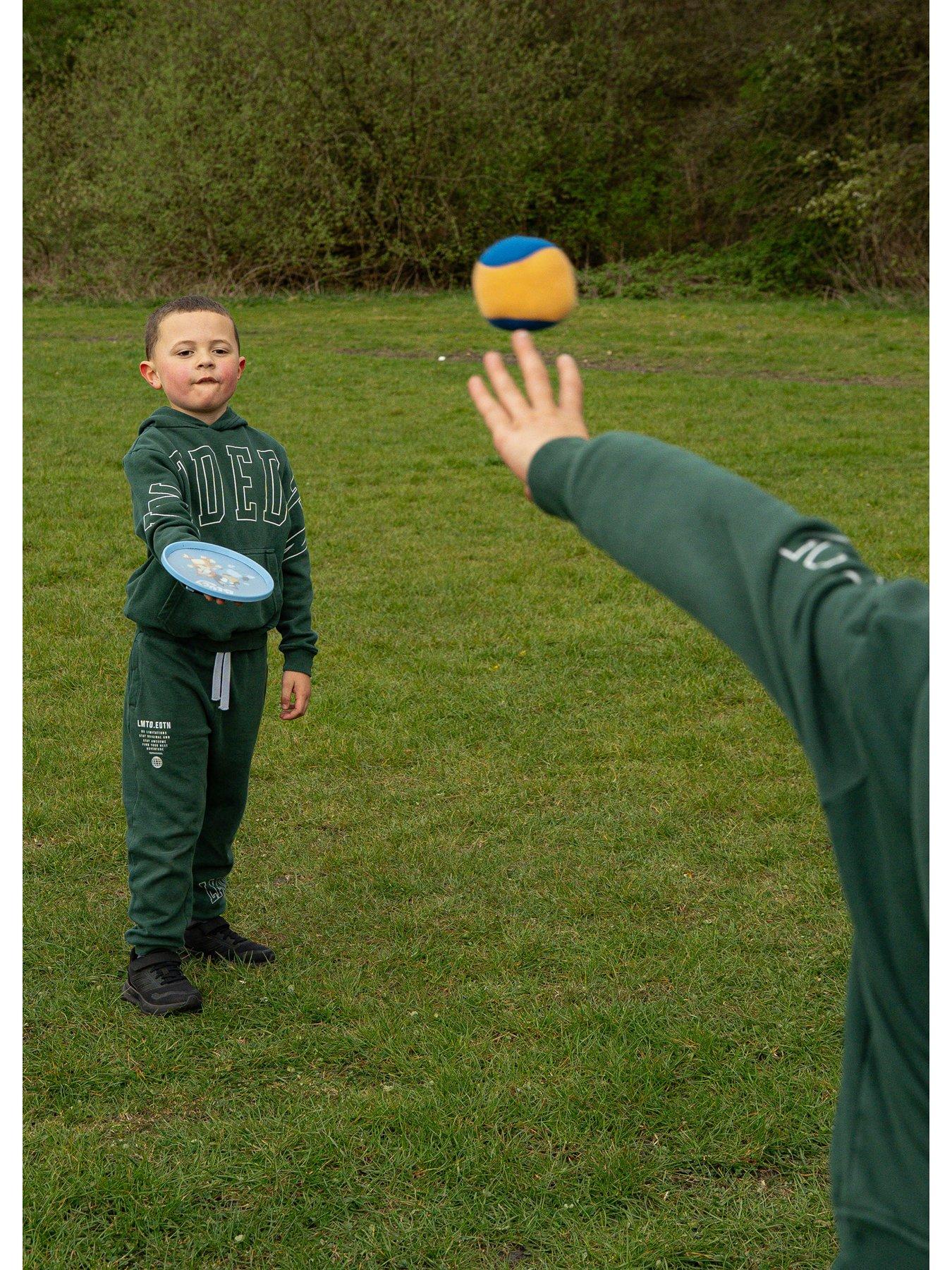 bluey-4-in-1-bumper-box-of-garden-gamesdetail