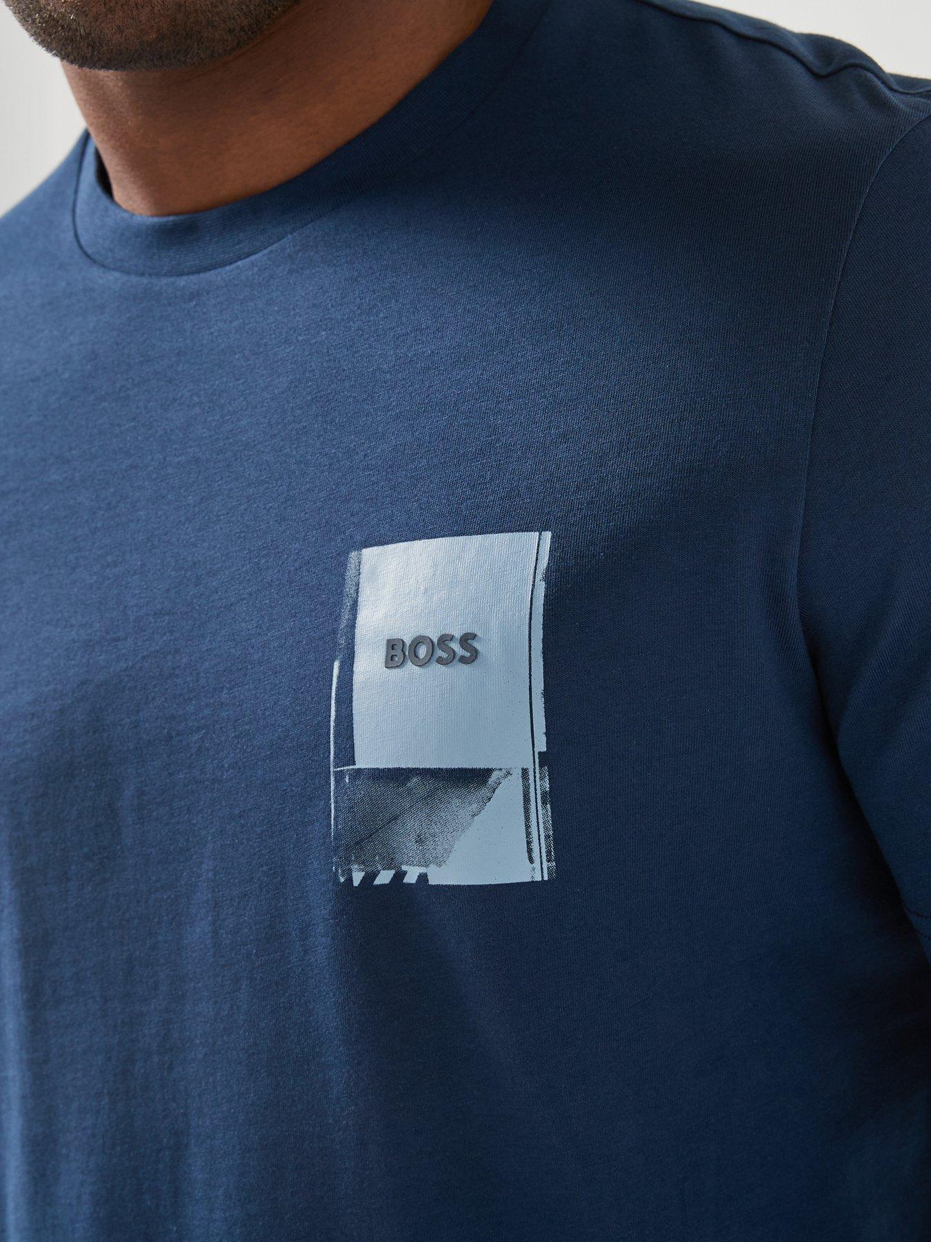 boss-plain-small-chest-graphic-t-shirt-blueoutfit