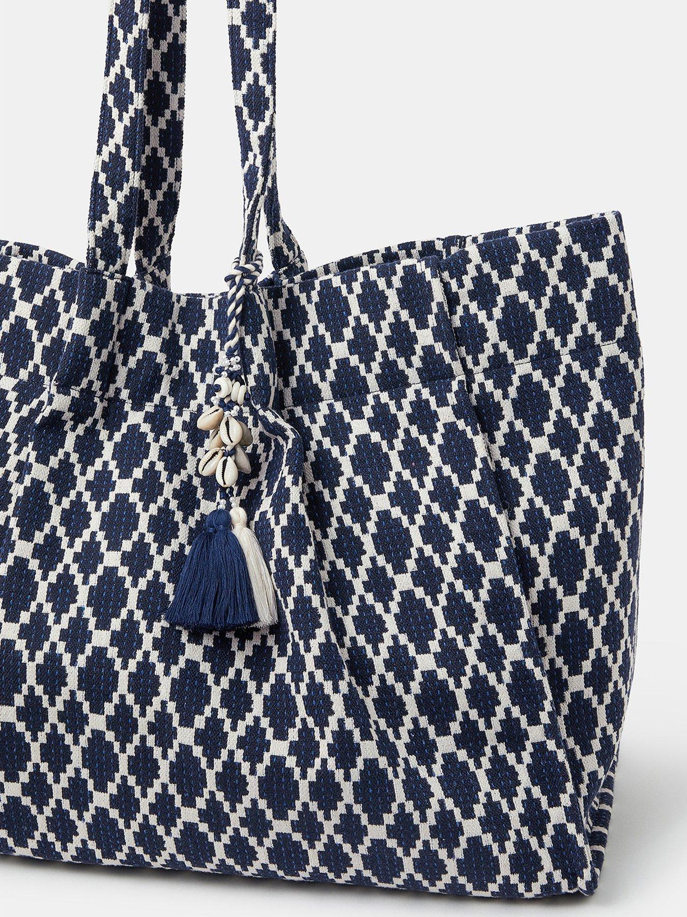 accessorize-geometric-tote-bag-navyoutfit