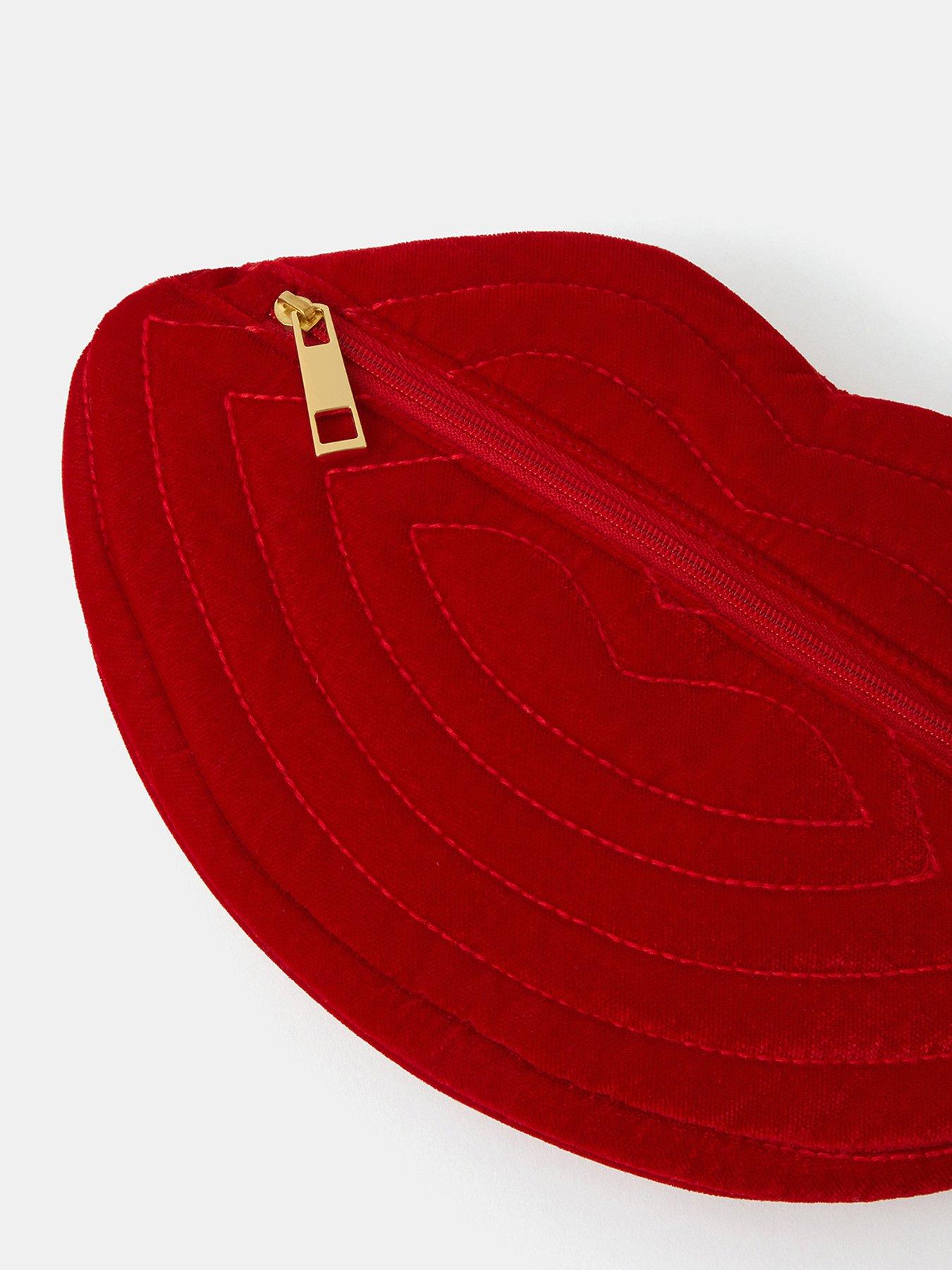 accessorize-velvet-lips-pouch-redoutfit