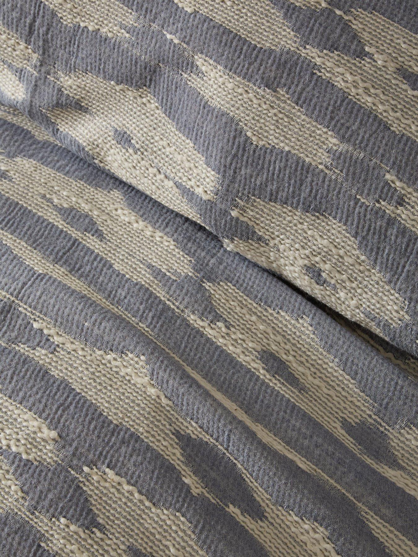 the-very-collection-zen-woven-jacquard-duvet-setoutfit