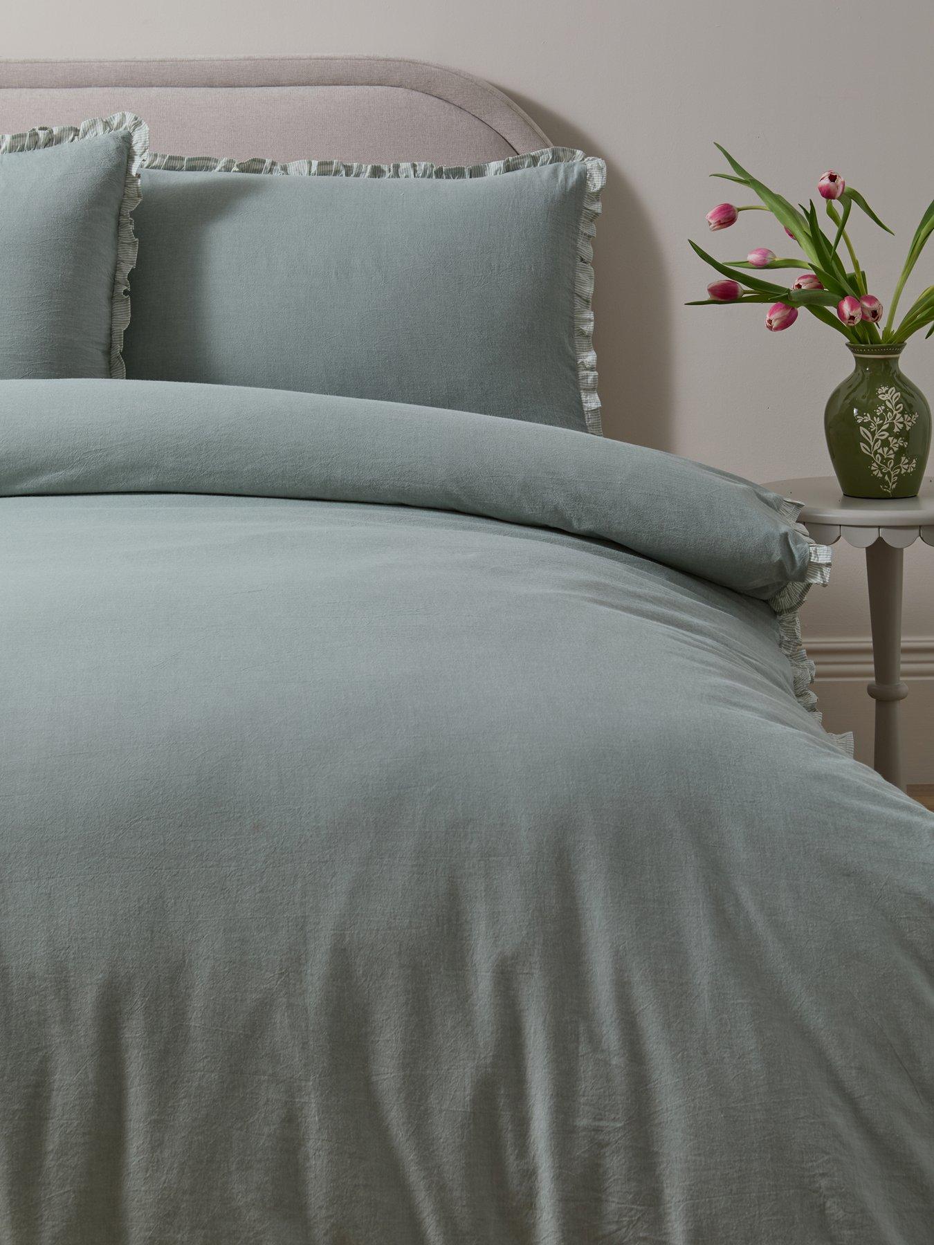 the-very-collection-100-cotton-duvet-cover-setnbspwith-stripe-ruffle-edgeback