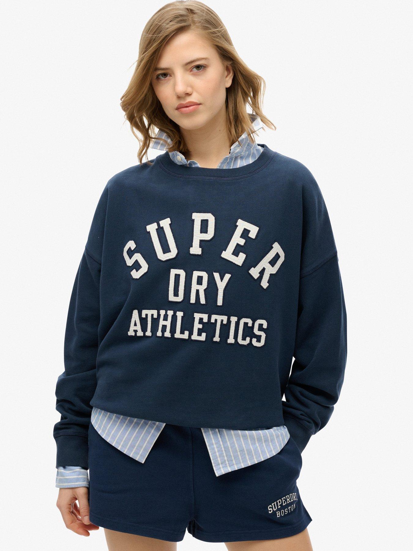 superdry-essentials-relaxed-applique-crew-sweater-grey