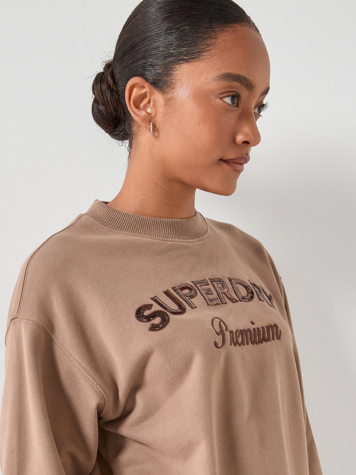 superdry-premium-design-loose-crew-sweater-brownoutfit