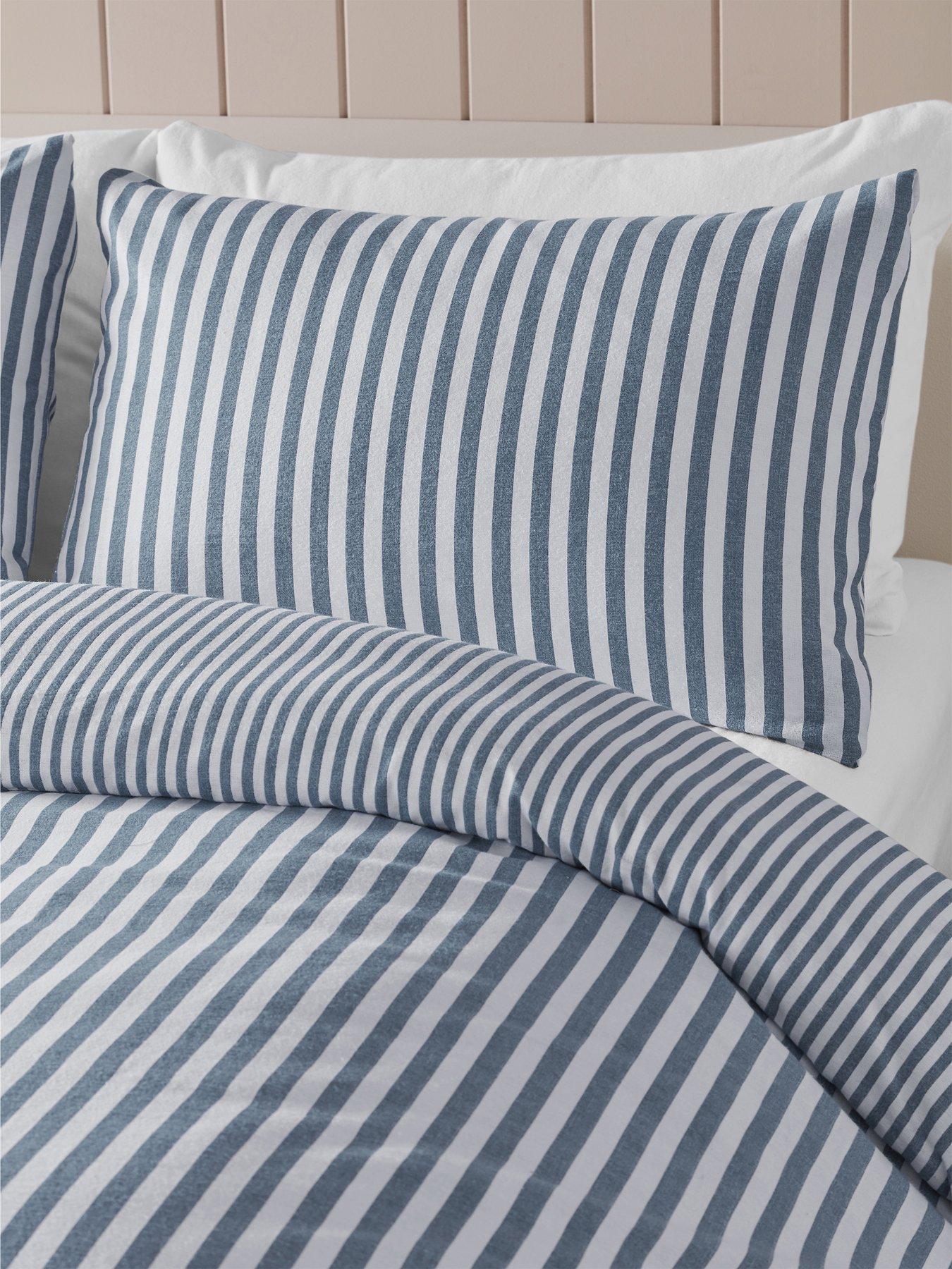 catherine-lansfield-brushed-cotton-stripe-duvet-set-blueoutfit
