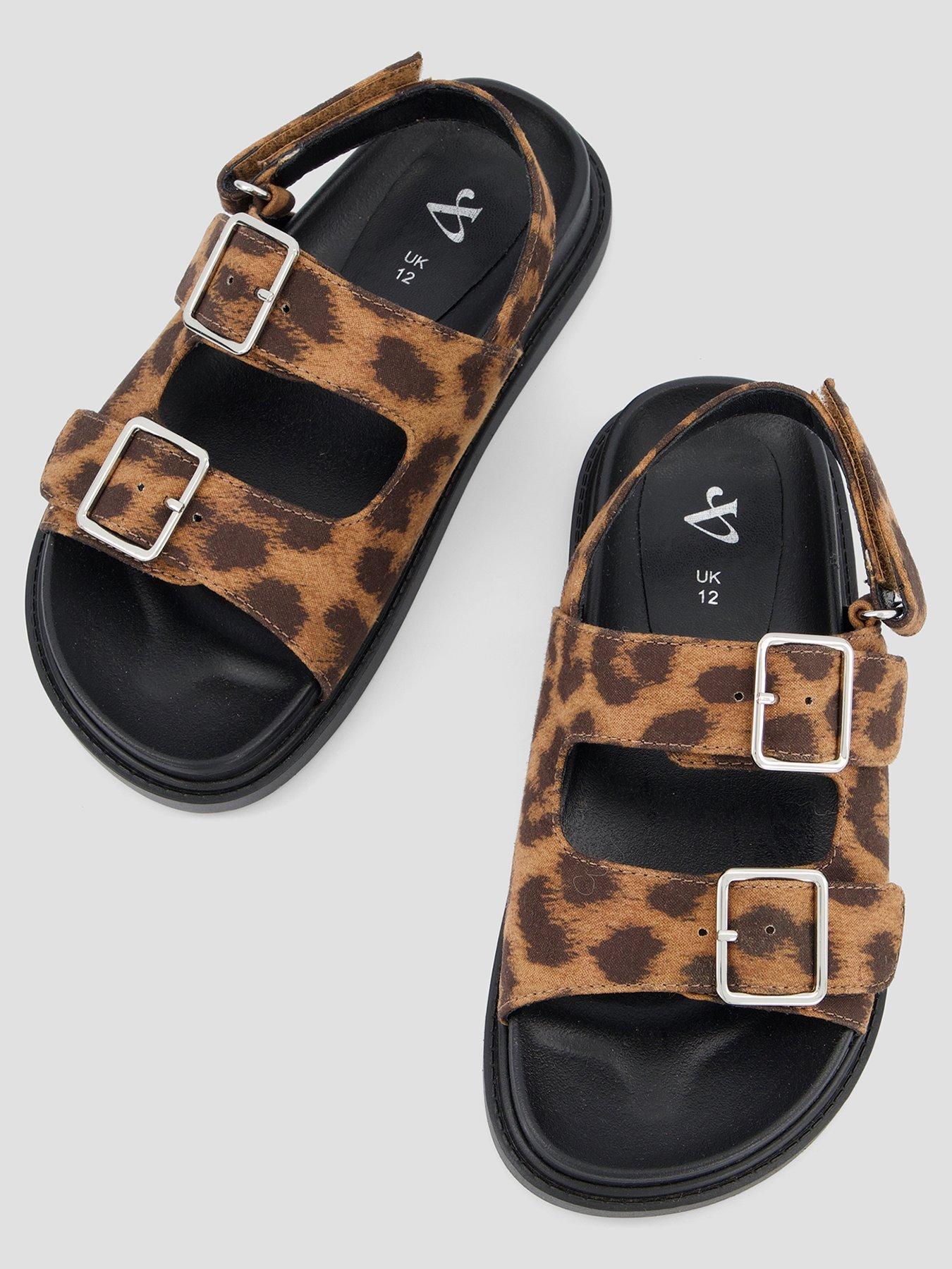 the-very-collection-leopard-buckle-strap-sandaloutfit