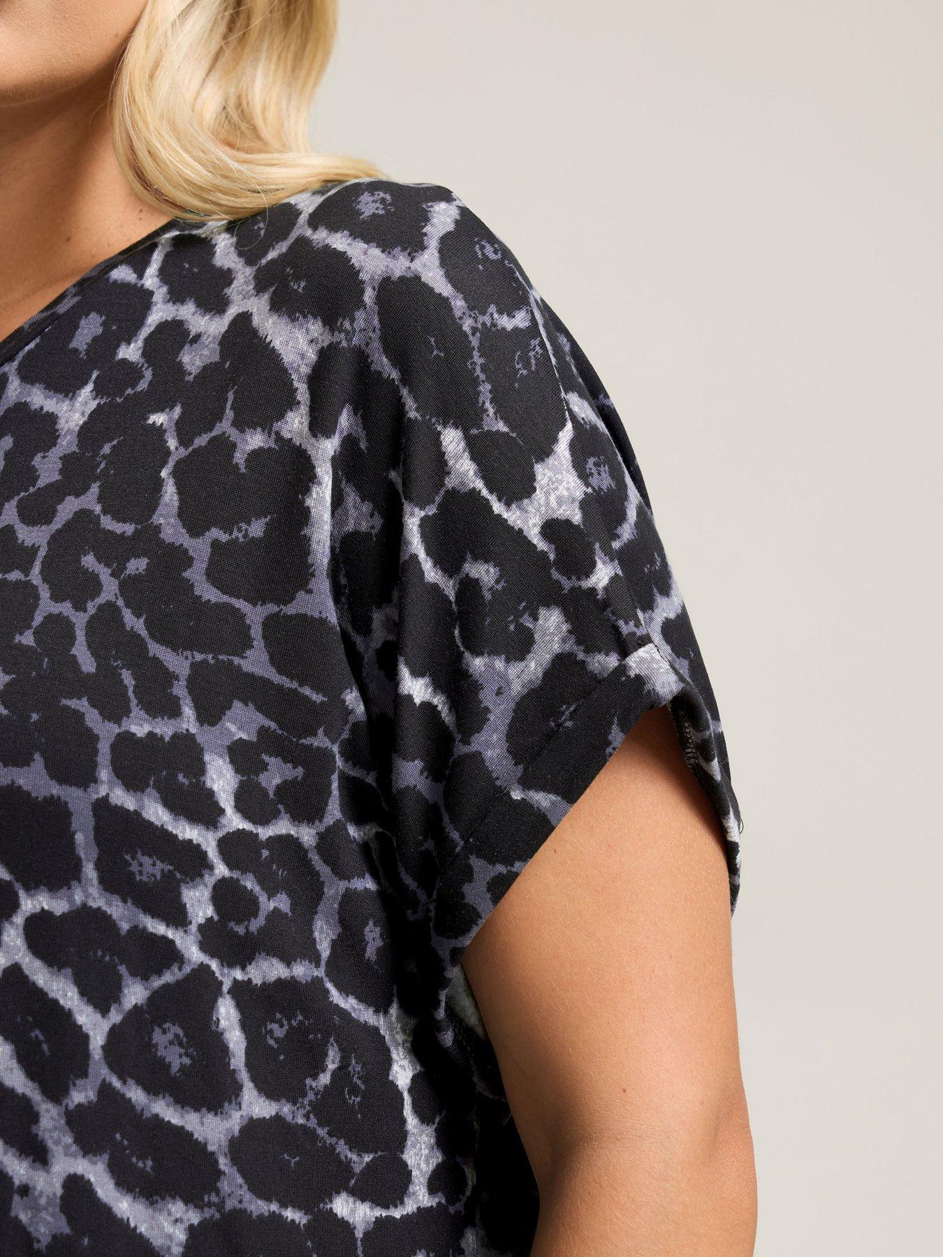 yours-curve-raglan-t-shirt-blackoutfit