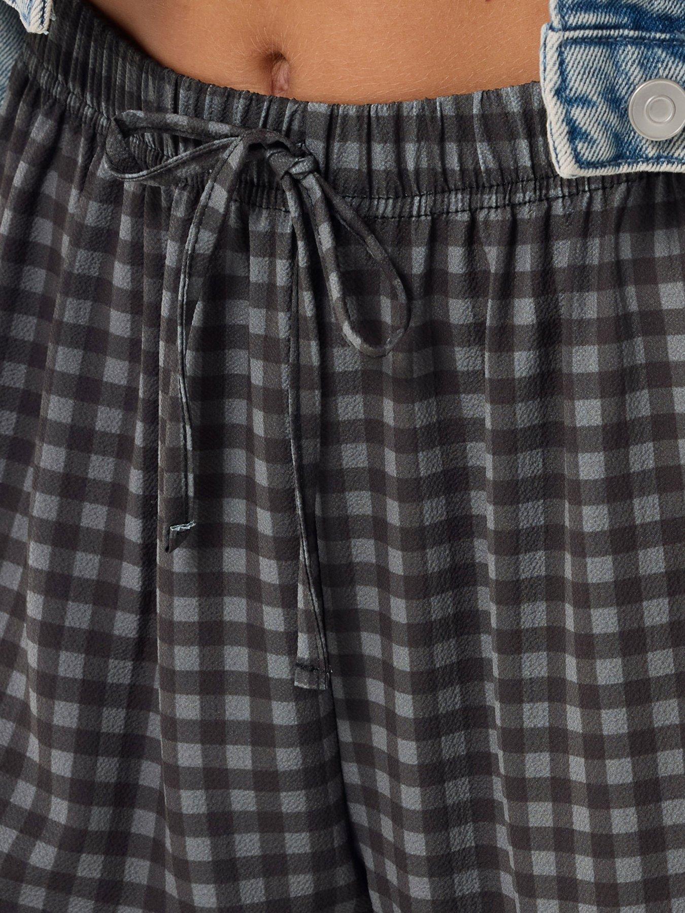 pixiegirl-petite-crinkle-gingham-wide-leg-trouser-greyoutfit