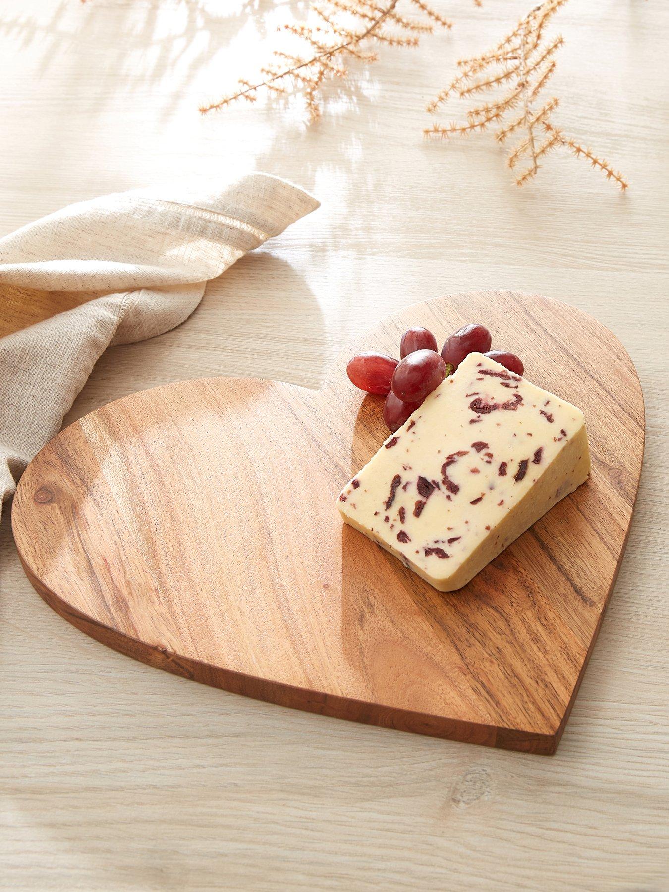 the-very-collection-heart-seving-board
