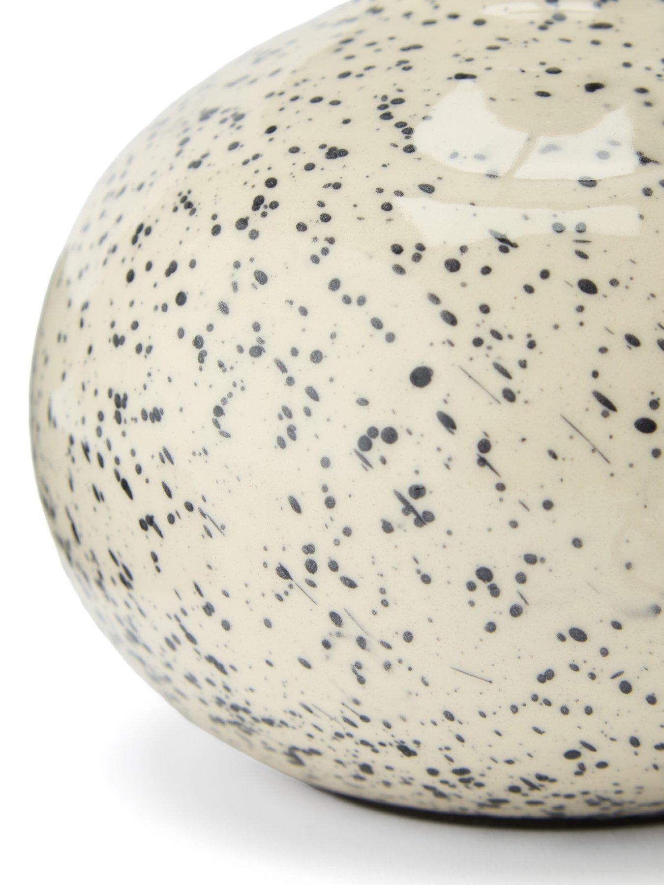 the-very-collection-reactive-speckle-table-lamp-creamdetail