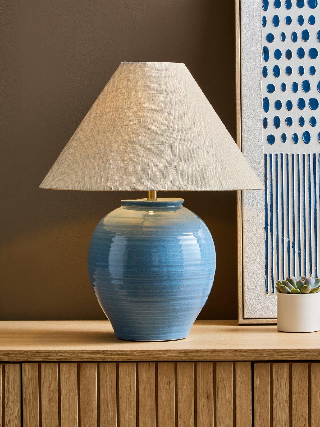 the-very-collection-blue-ceramic-urn-table-lampfront